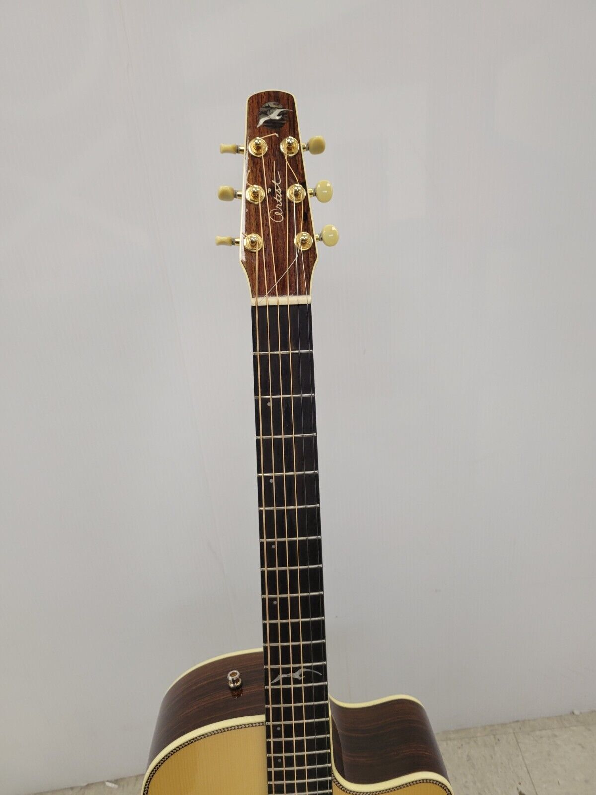 Seagull Artist Studio CMDEL Acoustic Guitar - Premium Handcrafted Guitar for Professional Musicians & Performers - Perfect for Live Shows, Studio Recording & Home Practice
