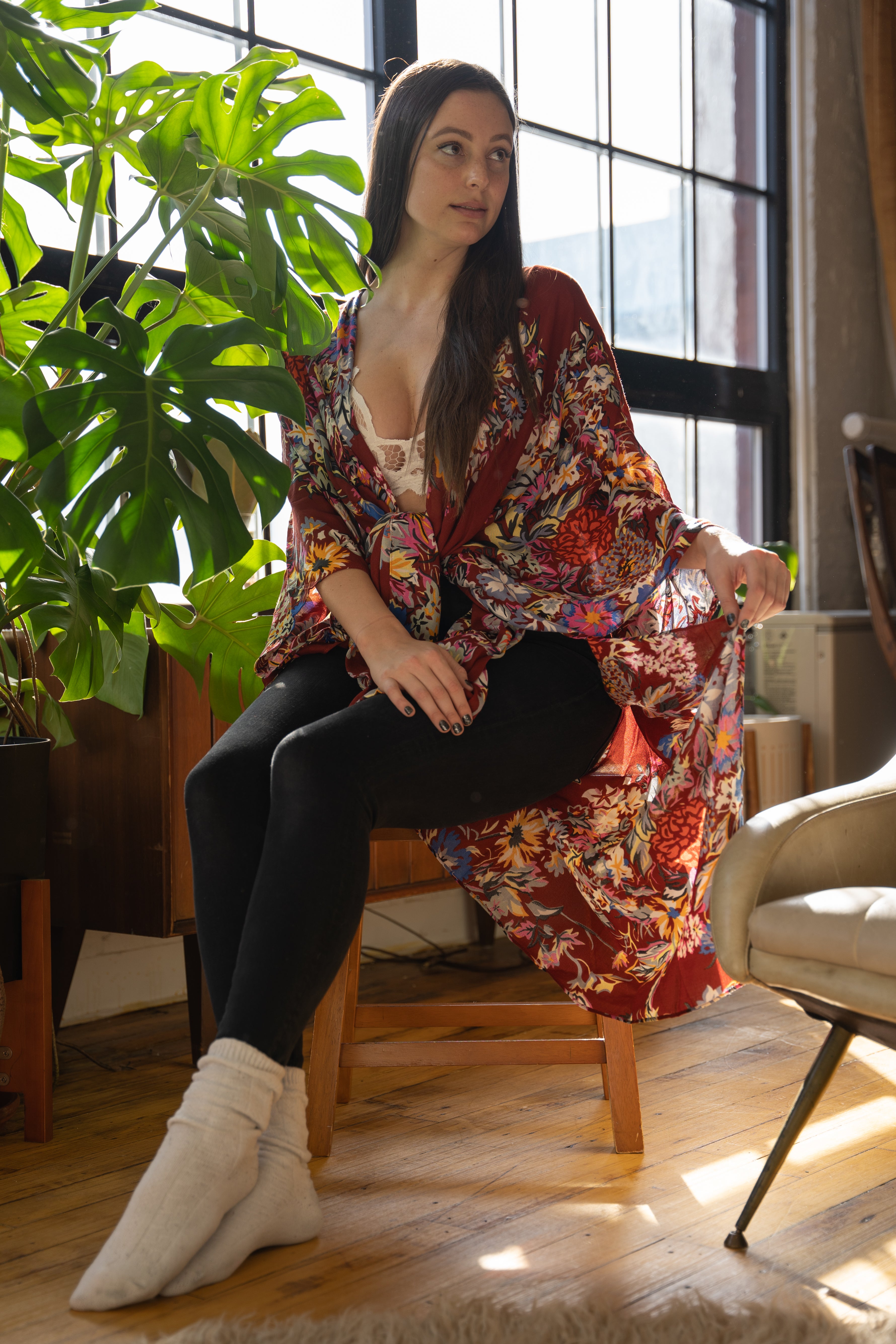 Elegant Floral Kimono Robe - Lightweight & Flowy Women's Cover Up for Beach, Pool, or Lounge Wear
