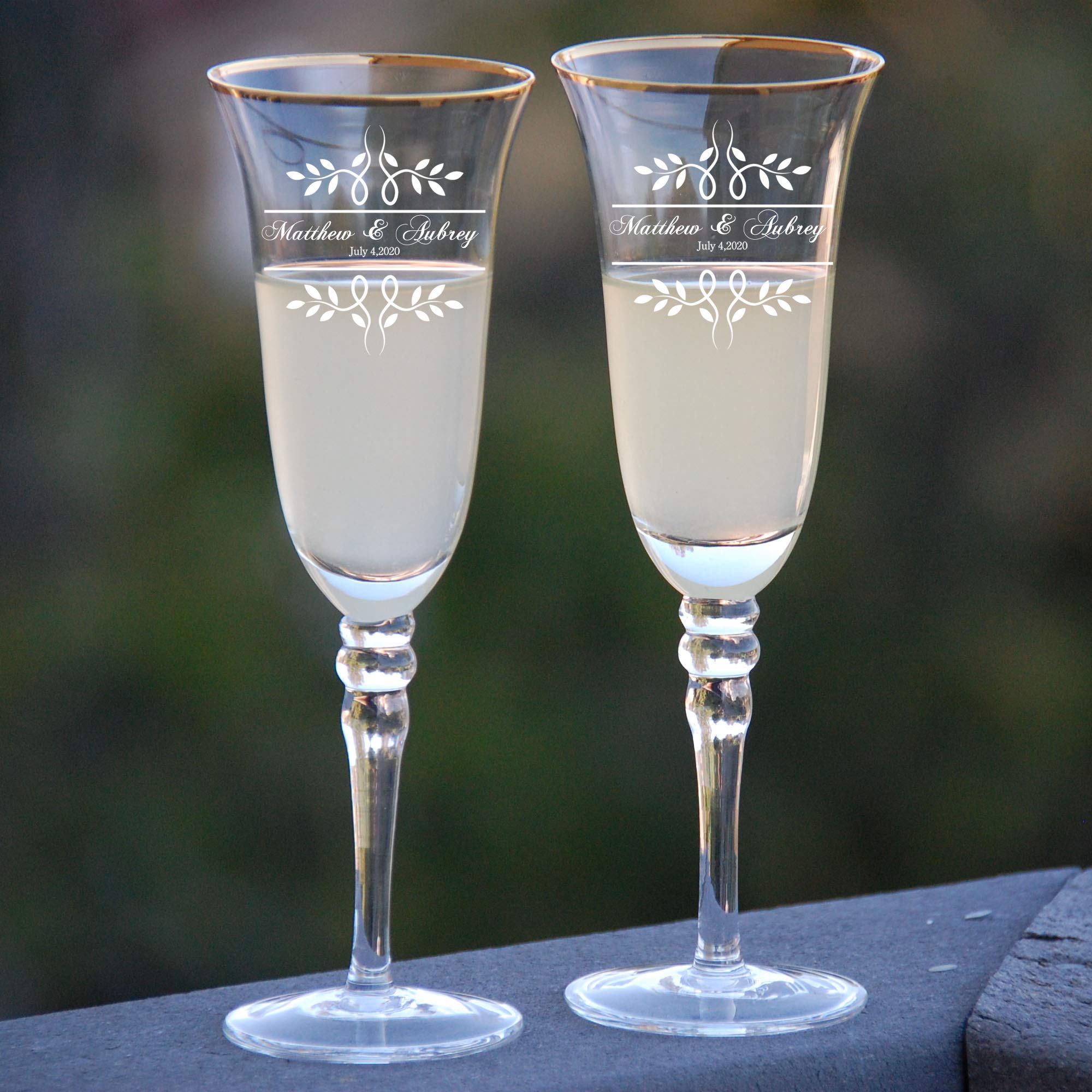 Elegant Champagne Luminous Glassware Set of 2 with Gift Box - Personalized Bride & Groom Name Custom Glasses for Weddings, Anniversaries & Romantic Celebrations - Perfect Wedding Gift for Couples