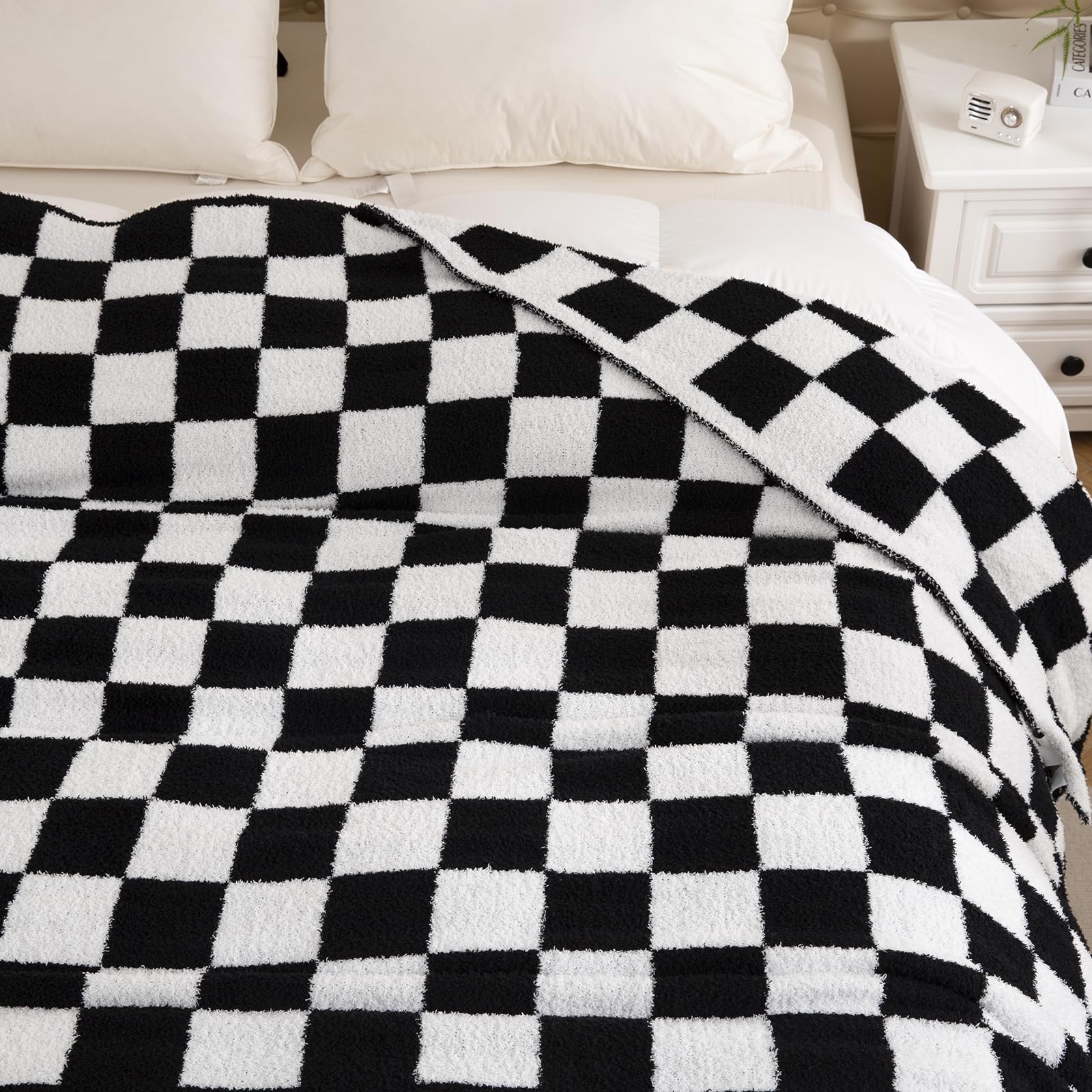 YIRUIO Reversible Checkered Chessboard Fluffy Throw Blanket - Super Soft Fuzzy Warmer for Bed, Couch & Sofa - Cozy Home Decor (Black, 51