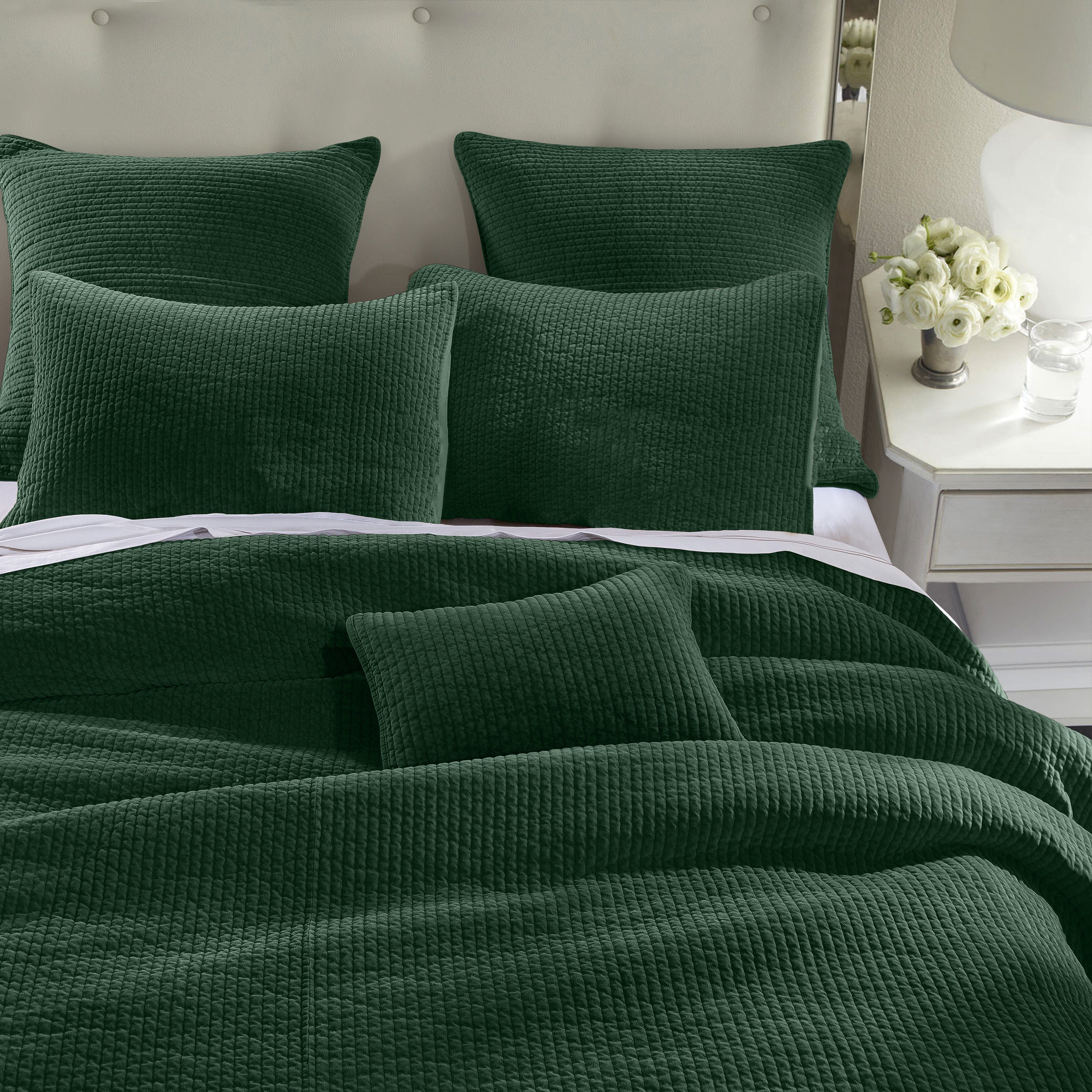 Soft & Cozy Stonewashed Cotton Velvet Quilt - Lightweight Bedspread for All Seasons - Perfect for Bedroom, Guest Room, and Dorm Decor