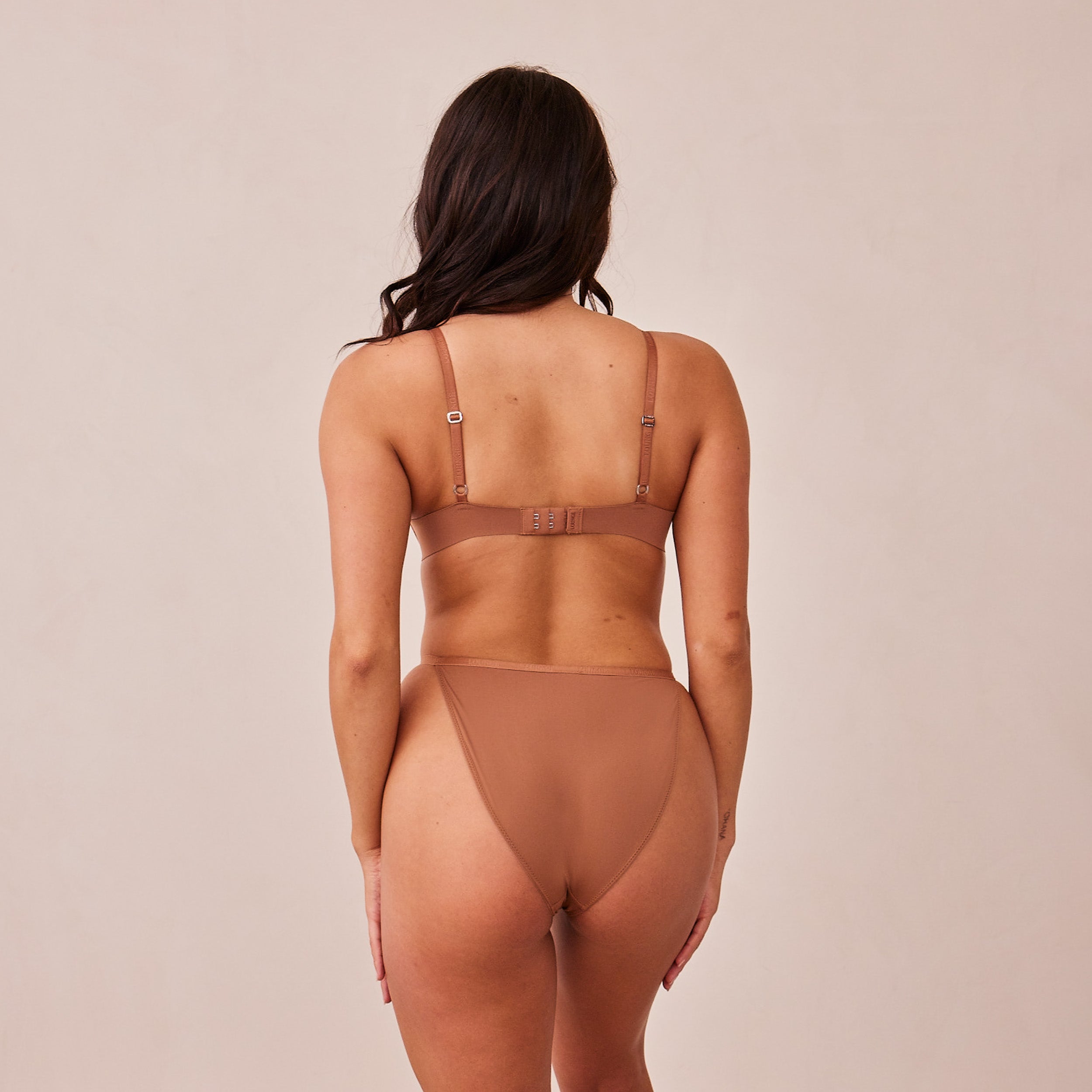 Light Non-Wired Plunge T-Shirt Bra in Mocha - Comfortable Everyday Wear for Work & Casual Outfits