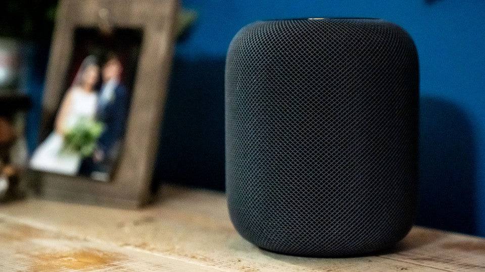 Apple HomePod (Space Gray) - Smart Speaker with Siri, High-Fidelity Audio & HomeKit - Perfect for Music, Smart Home Control & Voice Assistant in Living Room or Bedroom