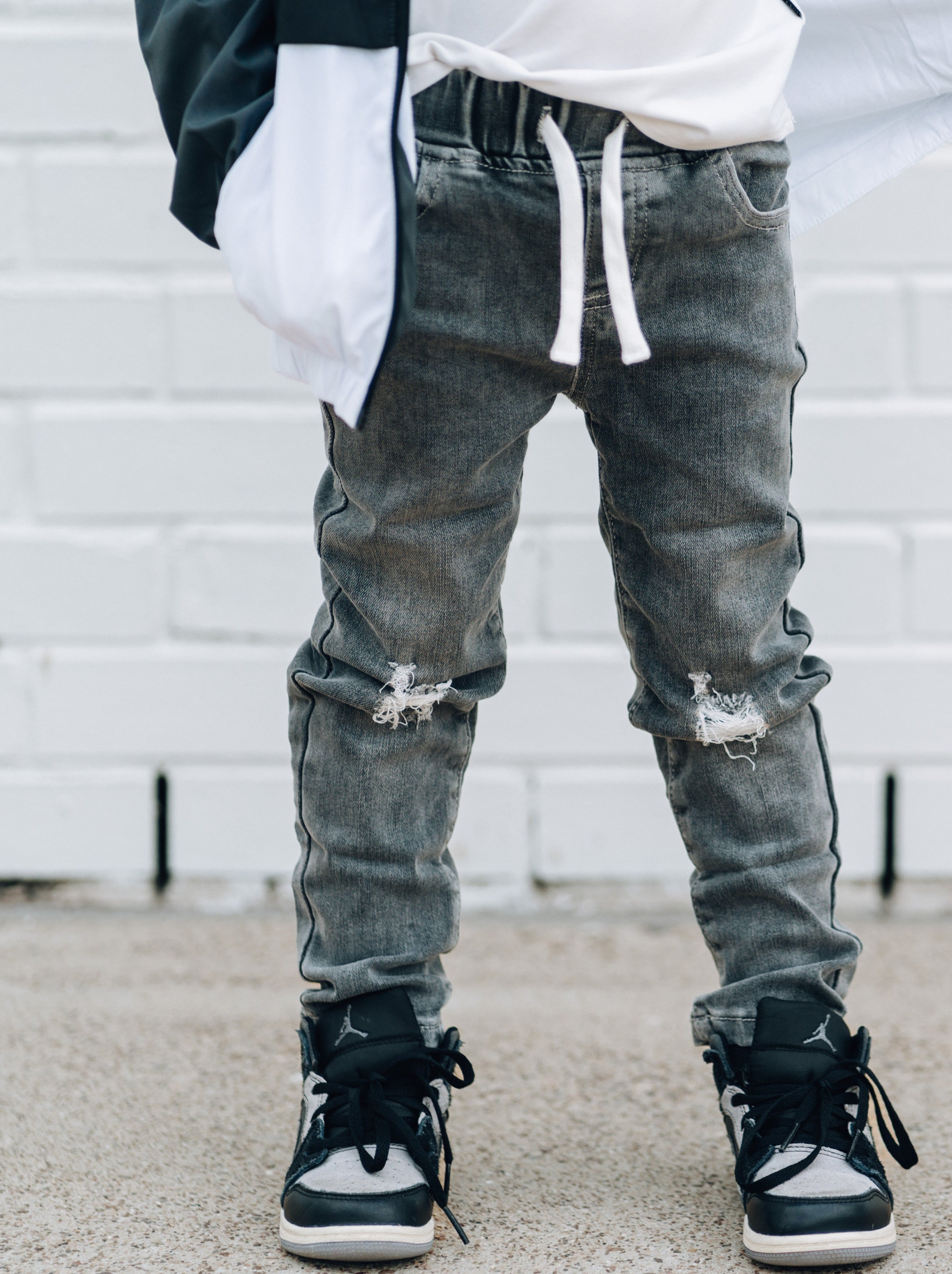 Vintage Distressed Denim Jeans - Grey Wash Faded Skinny Jeans for Women | Casual Streetwear & Everyday Comfort