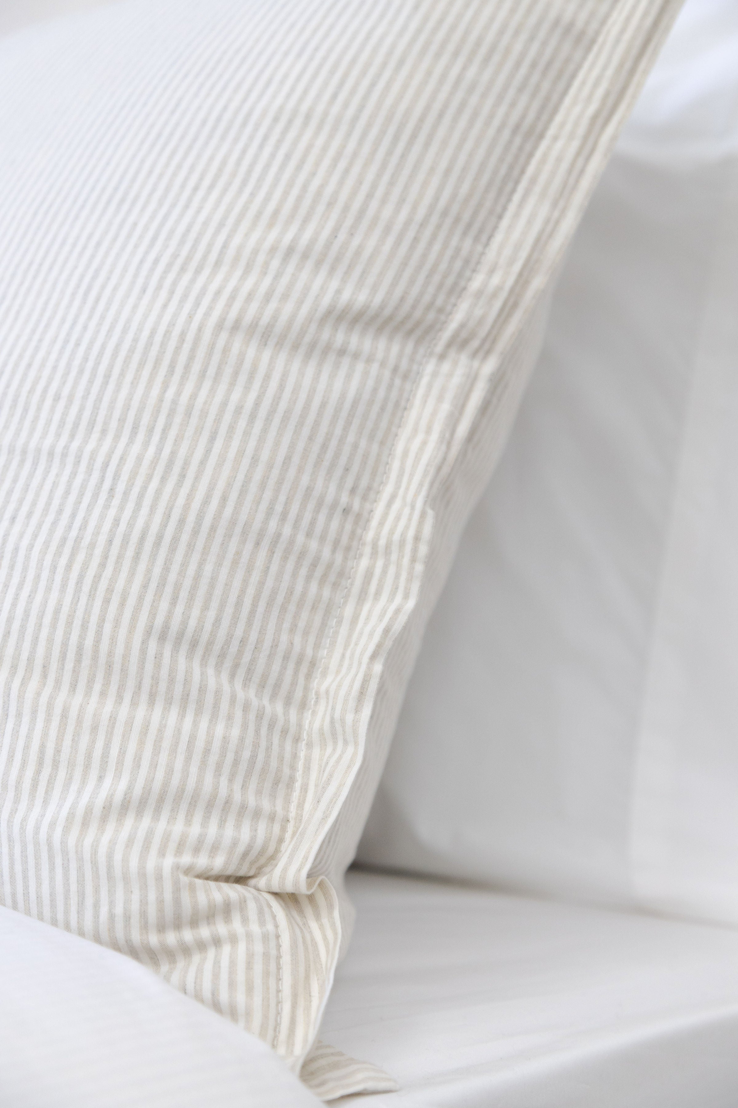 Premium Luke Duvet Cover Set - Soft & Breathable Bedding for All Seasons - Perfect for Home, Dorm, or Guest Room Decor