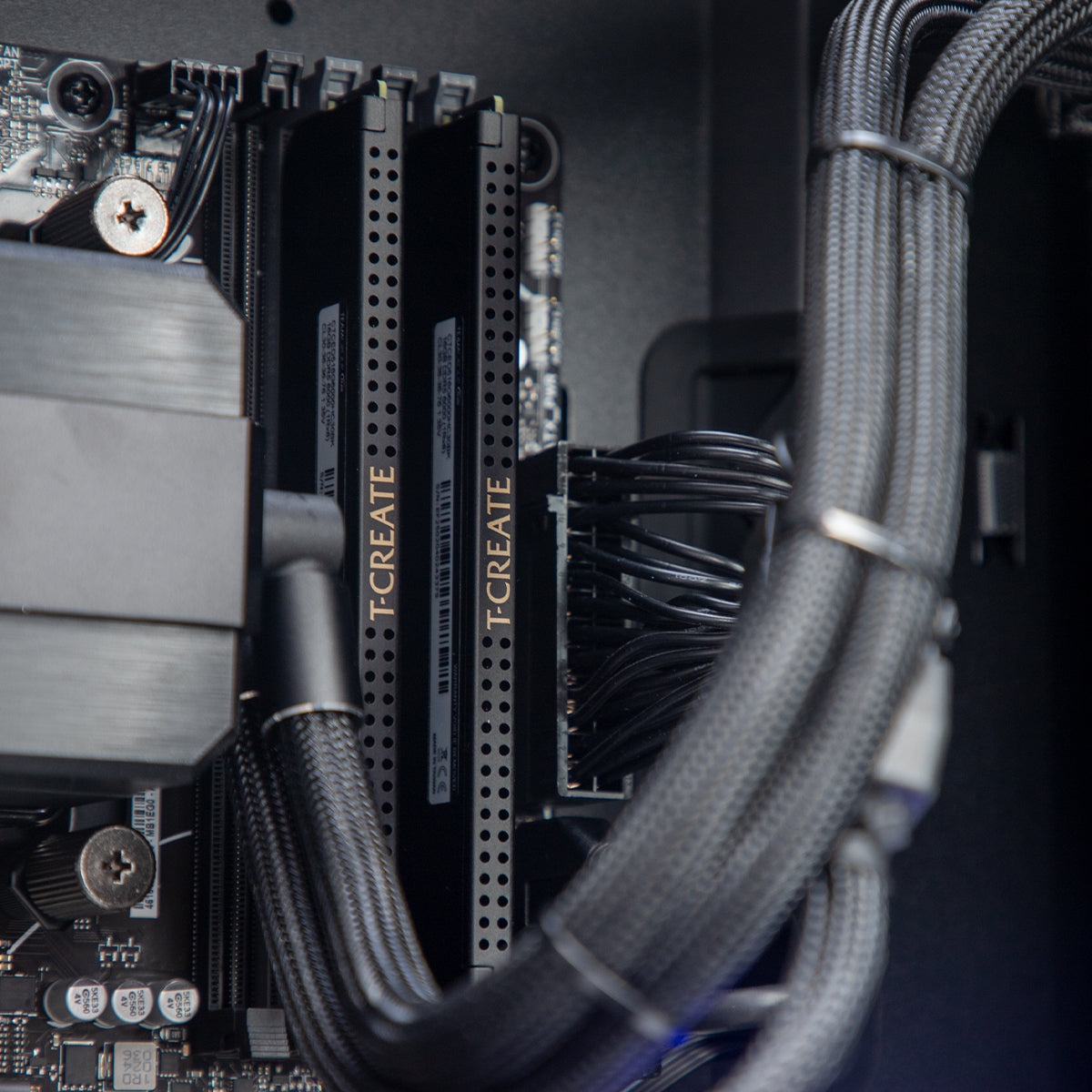 Chinkapin SWIFT PRO Gaming PC - RTX 5070, Ryzen 7 7800X3D, High Performance Black Desktop Computer for 4K Gaming, Streaming & Content Creation