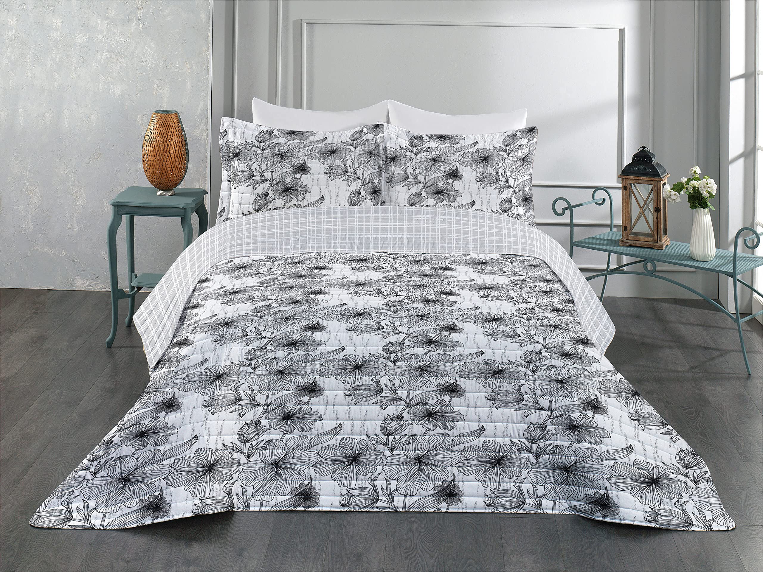 Ambesonne Floral Reversible Queen Size Bedspread Set - Monochrome Hand Drawn Wild Spring Flowers Design with Pillow Shams & Comforter - Soft Microfiber Bedding in Black & White - Perfect for Spring Home Decor & Guest Room Makeover