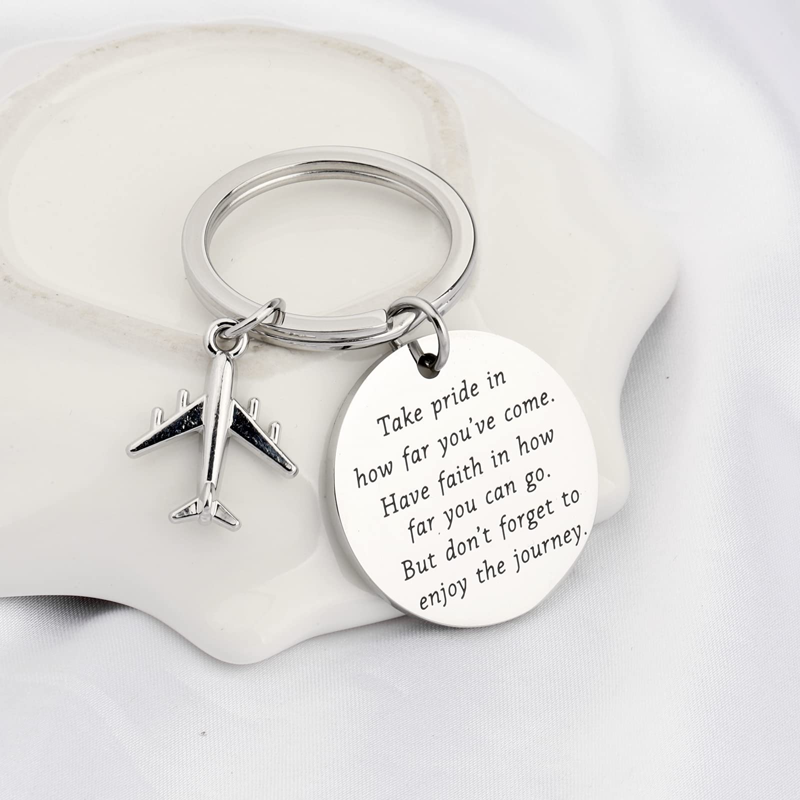 FUSTMW Aviation Keychain - Pilot & Flight Attendant Graduation Gift, Airplane Crew Souvenir - Perfect for Flight School Graduation, Cabin Crew Appreciation & Aviation Enthusiast Collections
