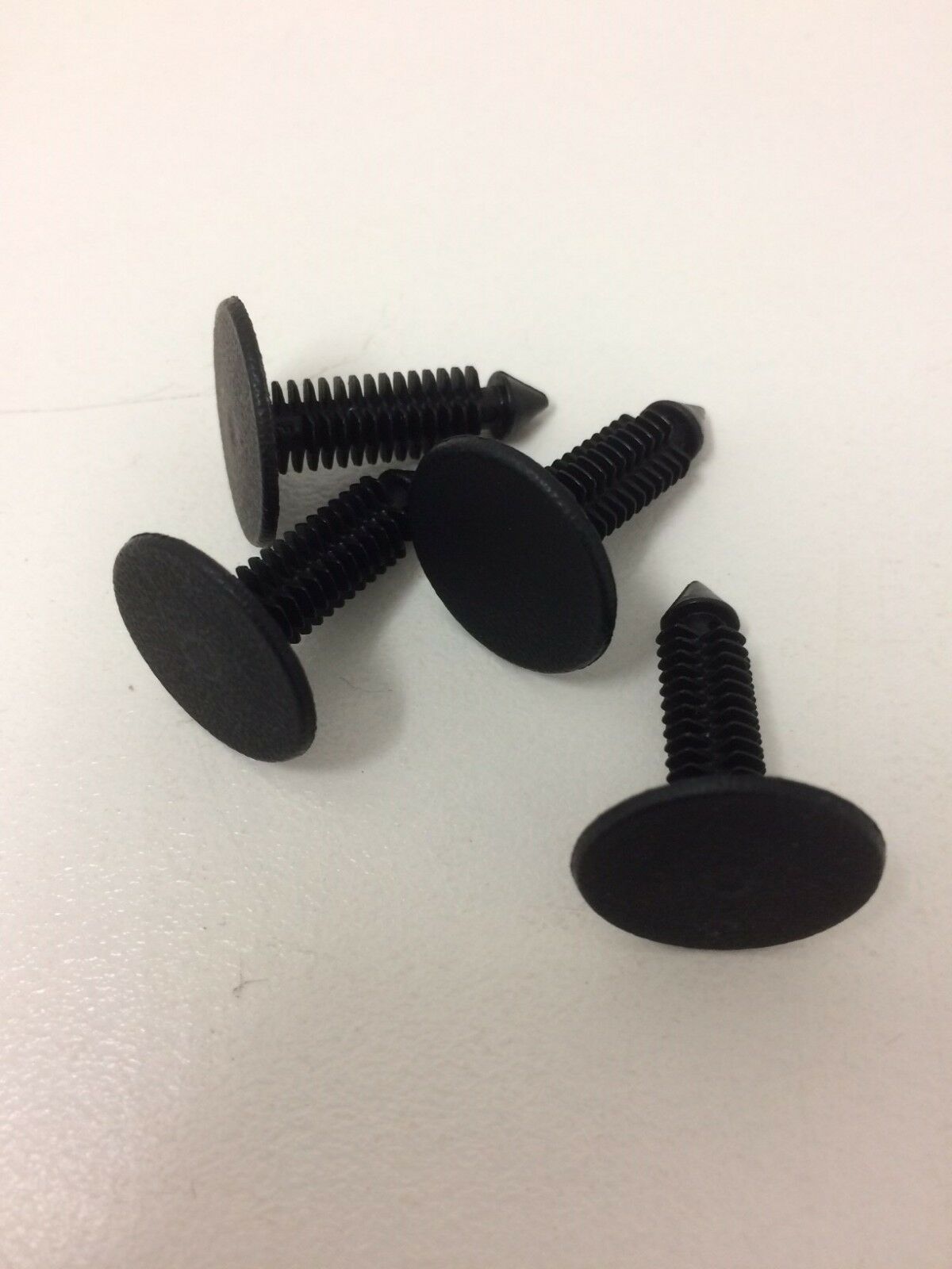 Genuine Holden VL VN VG VQ VP VR VS Top Fan Shroud Retaining Clips - Set of 4 | Perfect for Engine Cooling System Maintenance & Repair