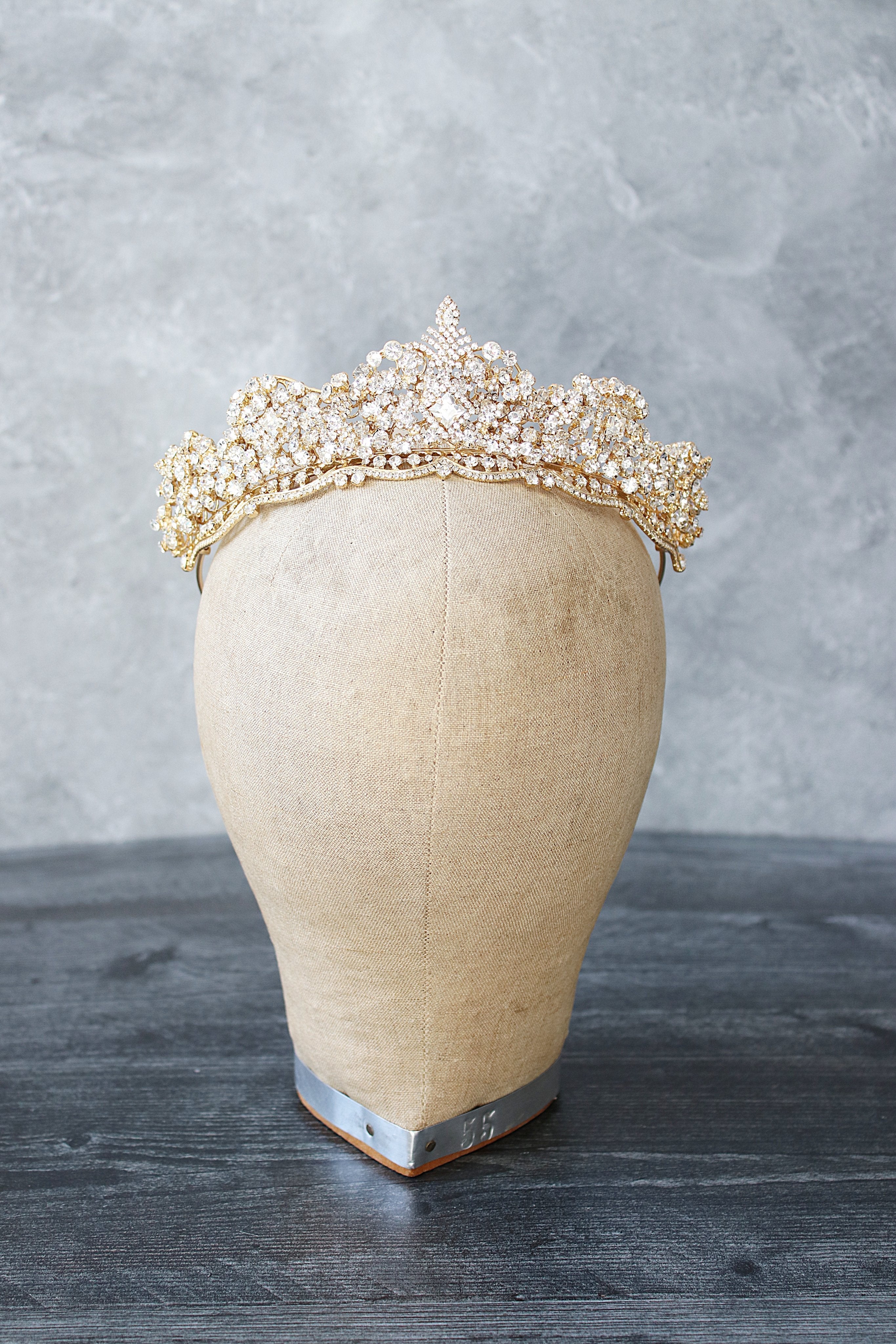 SHELLIE Bridal Tiara - Elegant Rhinestone Wedding Crown for Bride, Princess Headpiece - Perfect for Weddings, Prom, Pageants & Special Occasions