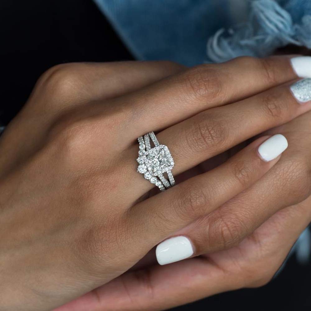 1 Carat Princess Cut Moissanite Engagement Ring for Women - Platinum Plated Silver 10K/14K/18K Gold Halo Wedding Band with Custom Text Engraving - Perfect for Proposals, Anniversaries & Special Occasions