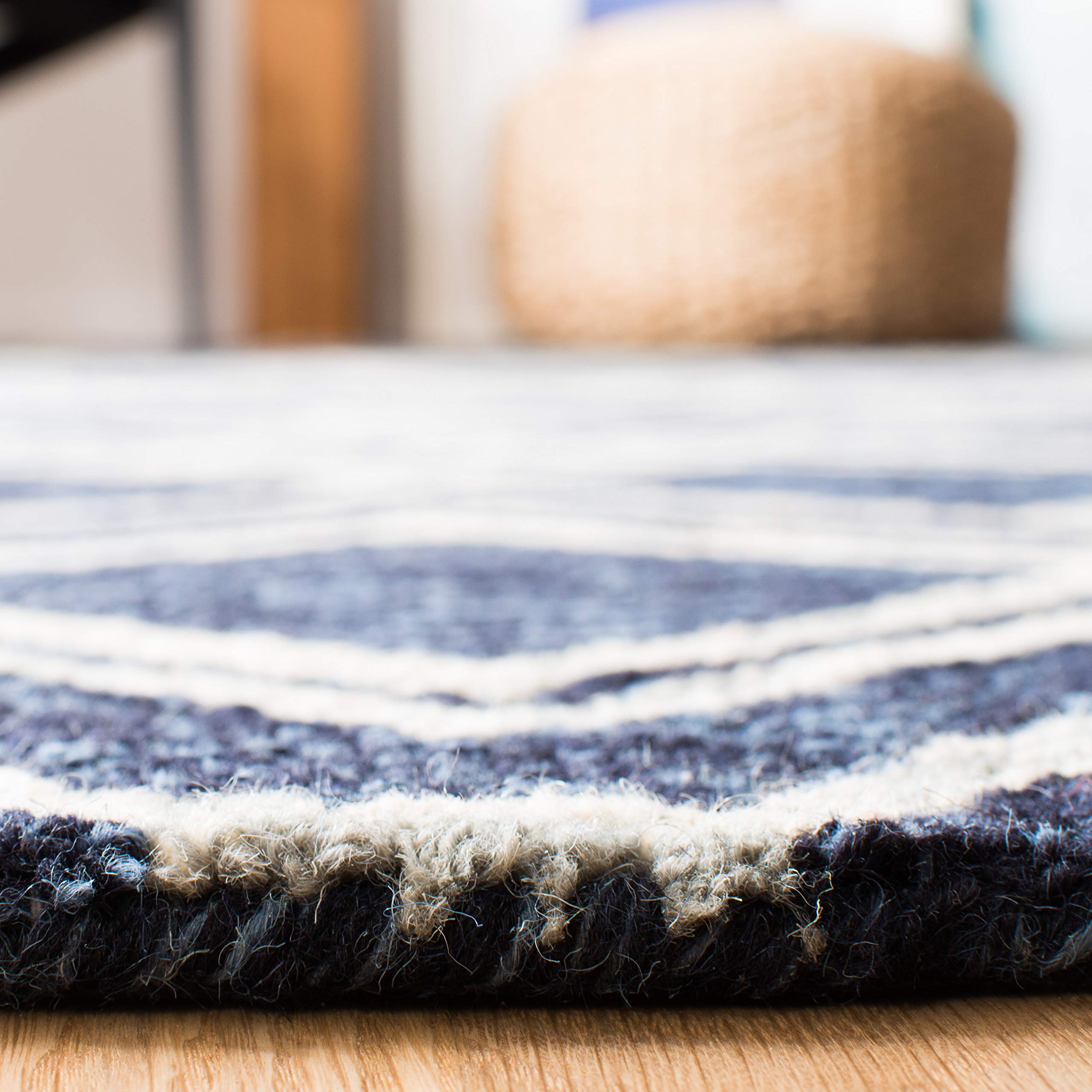 SAFAVIEH Micro-Loop Collection Handmade Moroccan Wool Accent Rug - 4' x 6' Navy & Ivory Tribal Design, Non-Slip Durable for High Traffic Areas | Perfect for Entryway, Living Room, Bedroom Decor (MLP154N)
