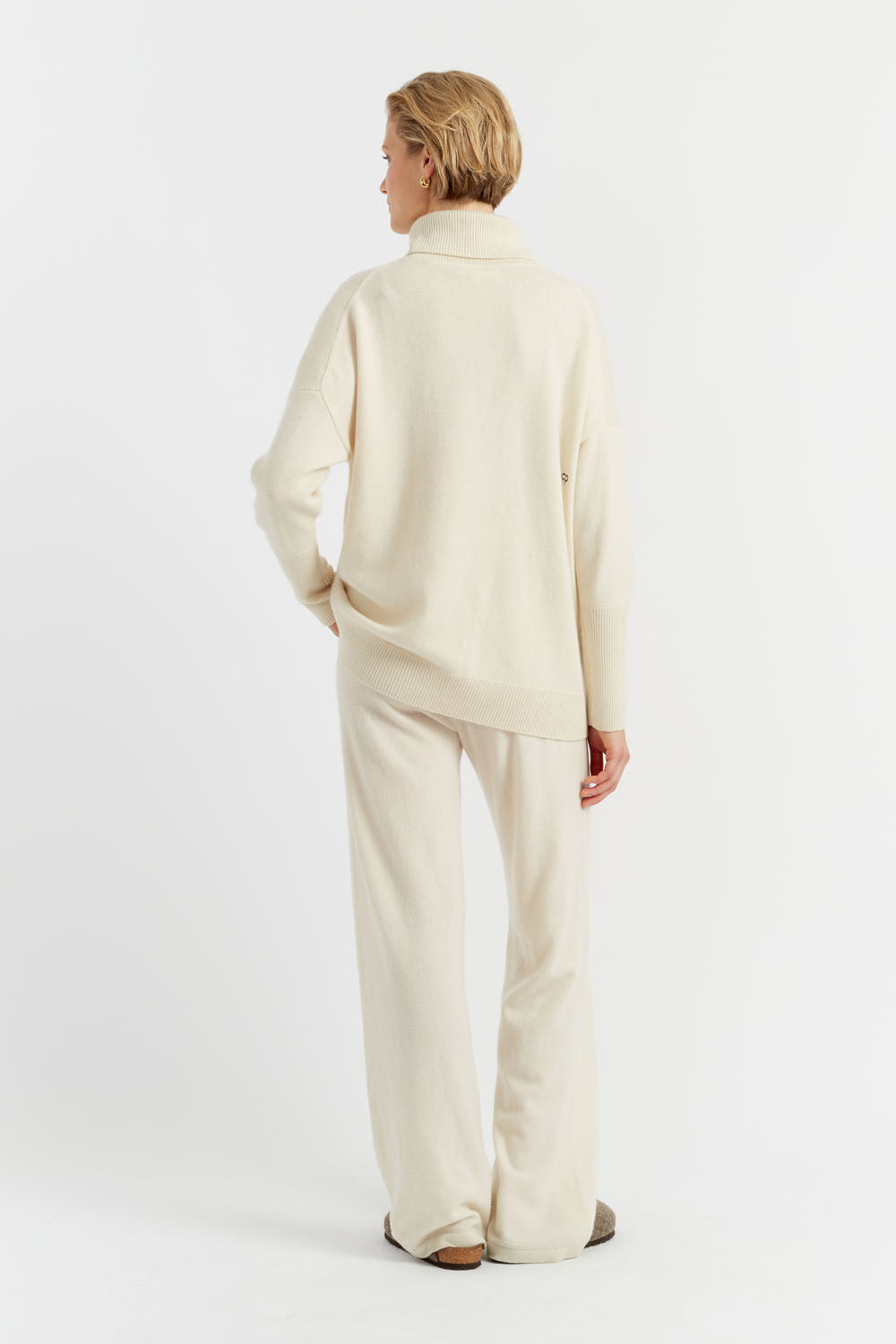 Luxury Pure Cashmere Roll Neck Sweater for Women & Men - Soft & Warm Winter Knitwear for Office, Travel & Casual Wear