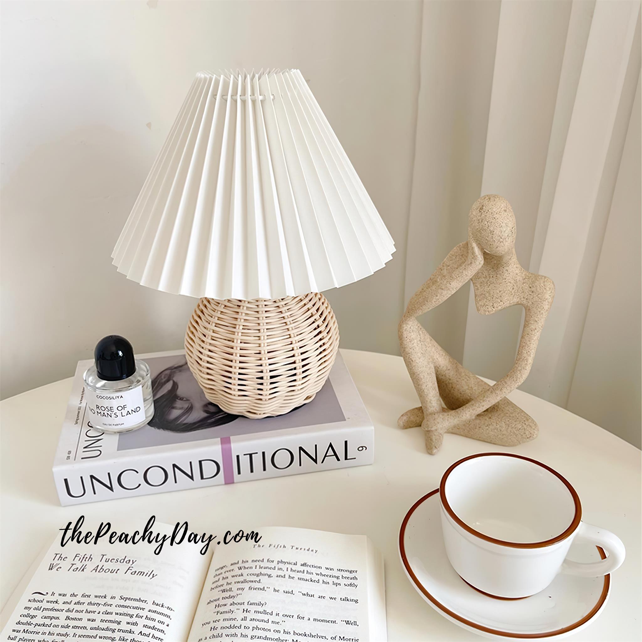 Rattan Pleated Table Lamp - Natural Woven Texture, Modern Boho Style for Bedroom, Living Room & Office Decor - Perfect for Cozy Nights & Relaxing Ambiance