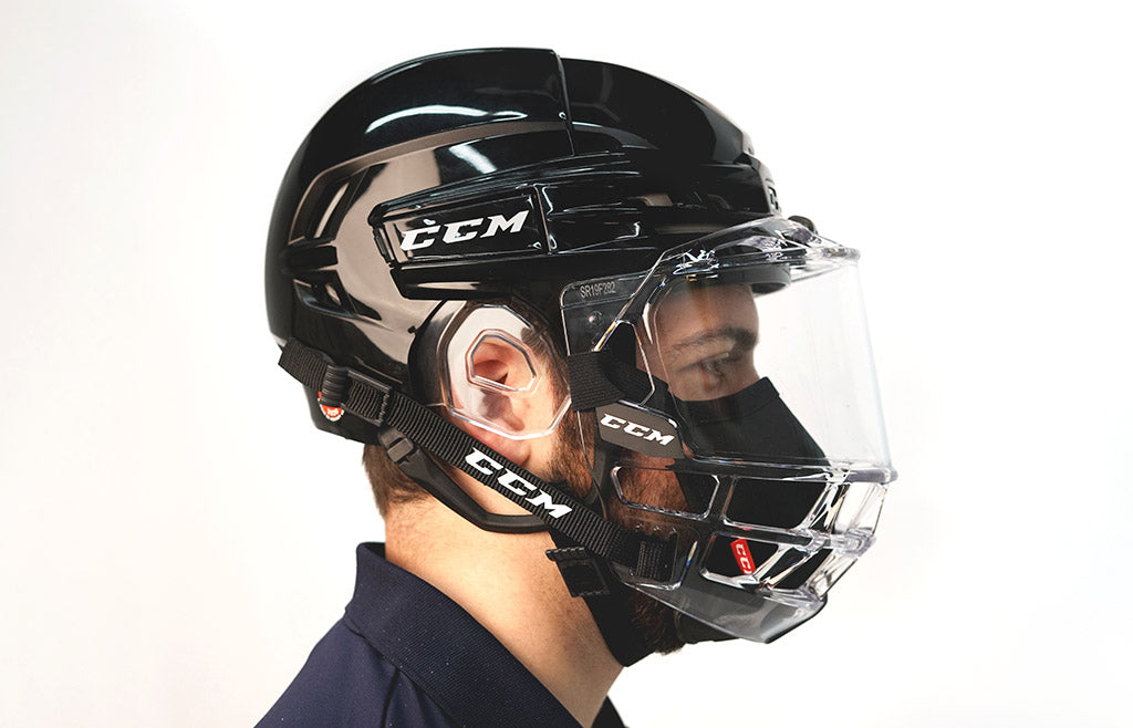 CCM Game On Player Hockey Face Mask - Protective Ice Hockey Goalie Mask for Youth & Adults - Perfect for Ice Hockey, Street Hockey & Training Sessions
