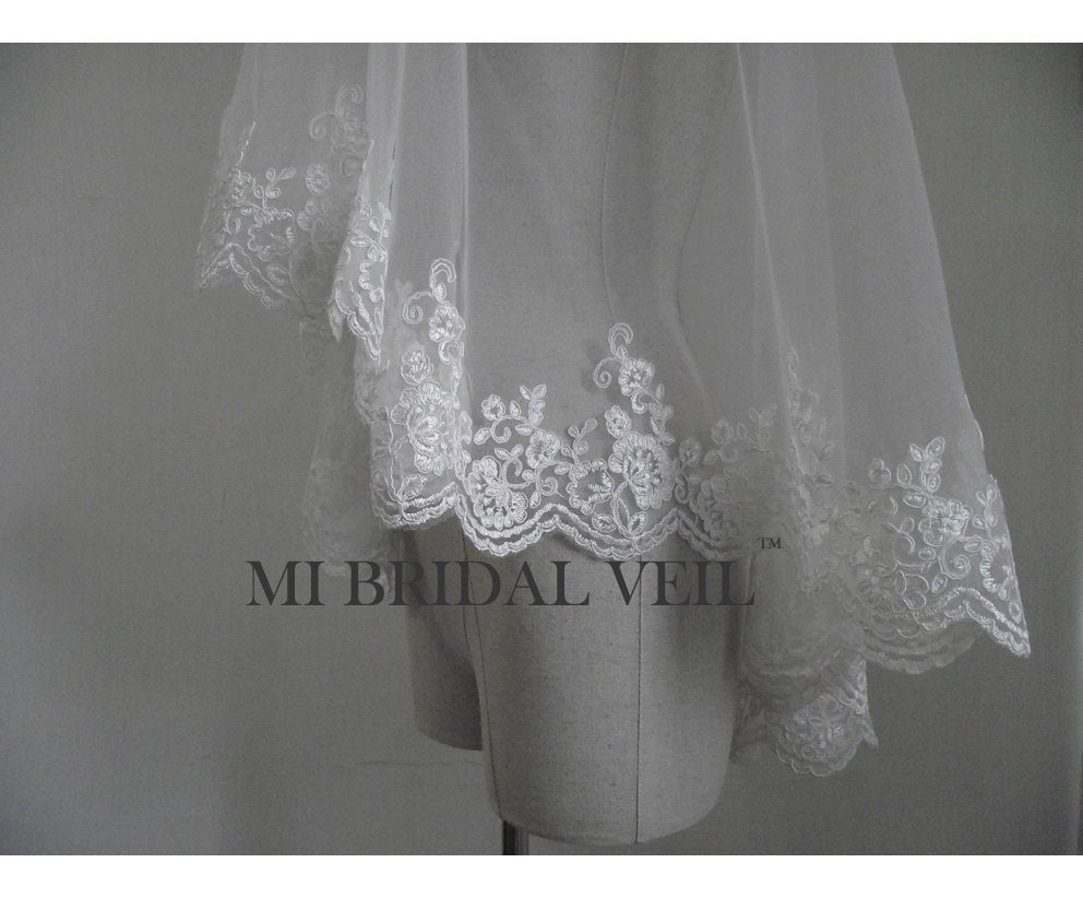 Elegant Mantilla Lace Wedding Veil with Vintage Rose Design - Perfect for Bridal Ceremonies, Church Weddings & Romantic Photo Shoots