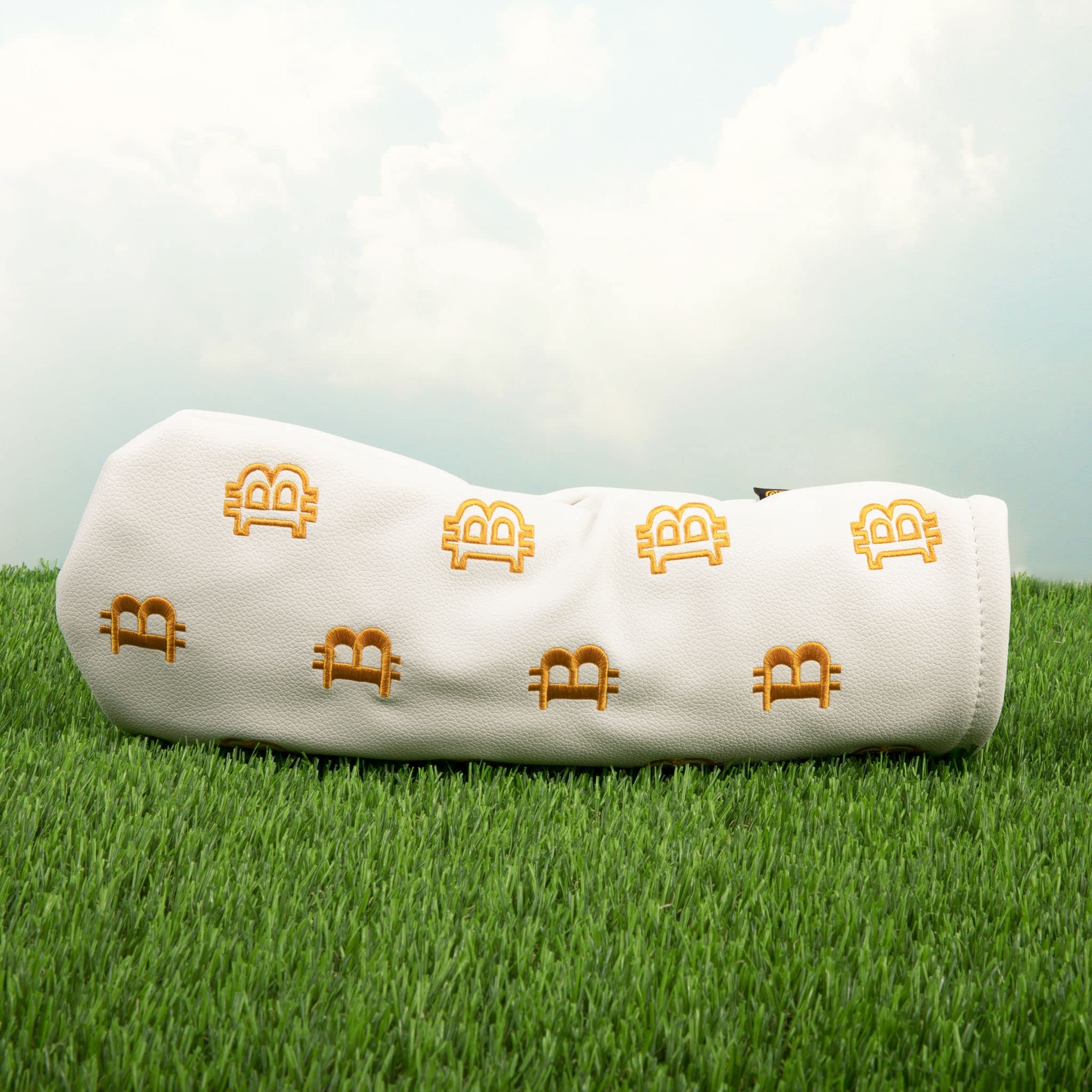 Bitcoin Golf Driver Headcover - Premium Leather Golf Club Covers for Men & Women - HODL 21 Head Cover Golf Accessories (White) - Perfect for Crypto Enthusiasts & Golf Lovers on the Course