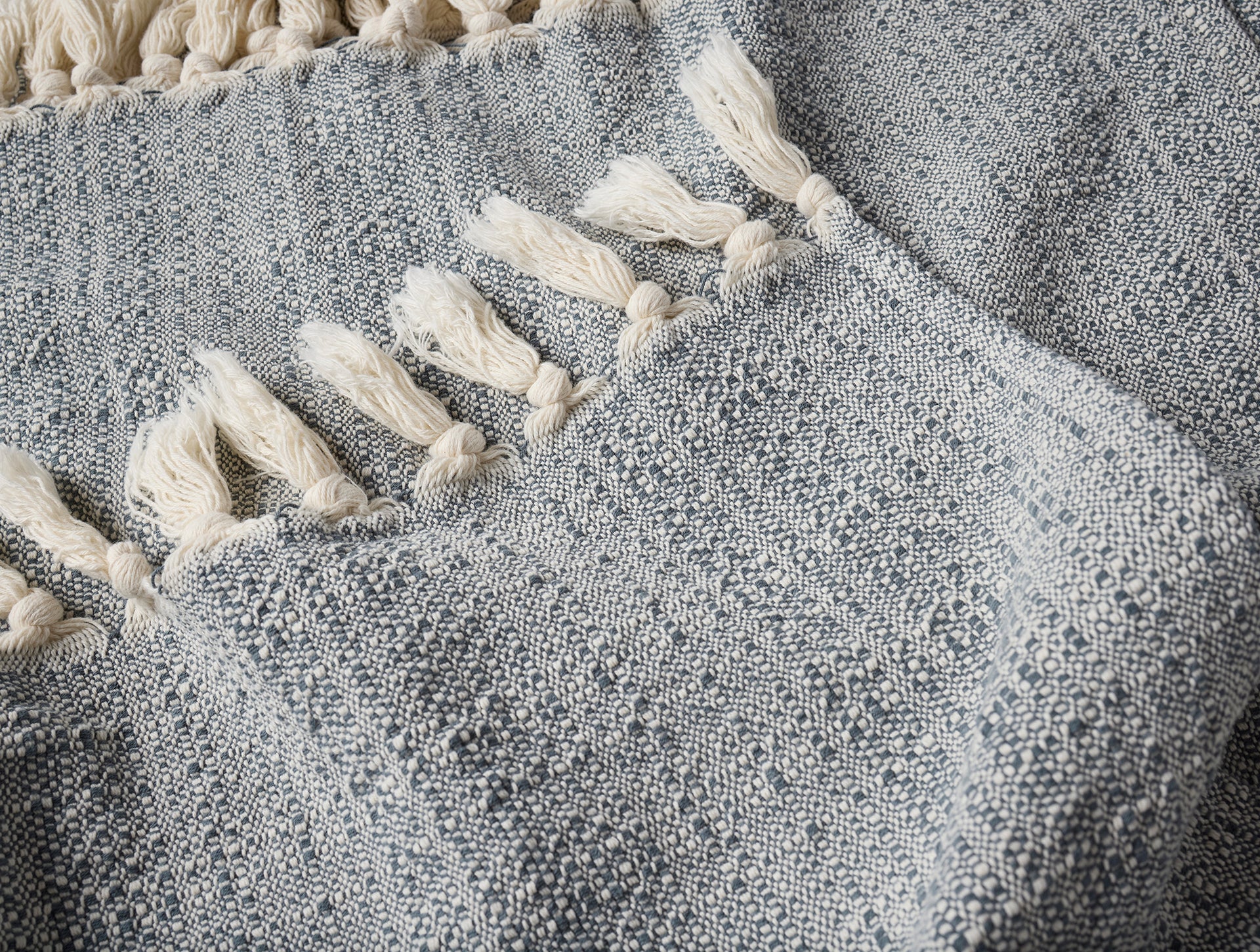 Premium Lido Organic Throw Blanket - Soft, Cozy & Eco-Friendly - Perfect for Sofa, Bed & Outdoor Use