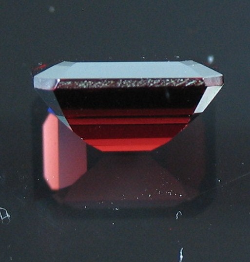 Wholesale Natural Genuine African Garnet Loose Stones - 6x4mm to 10x8mm Emerald Cut VVS Eye Clean January Birthstone for Jewelry Making, Engagement Rings & Healing Crystals