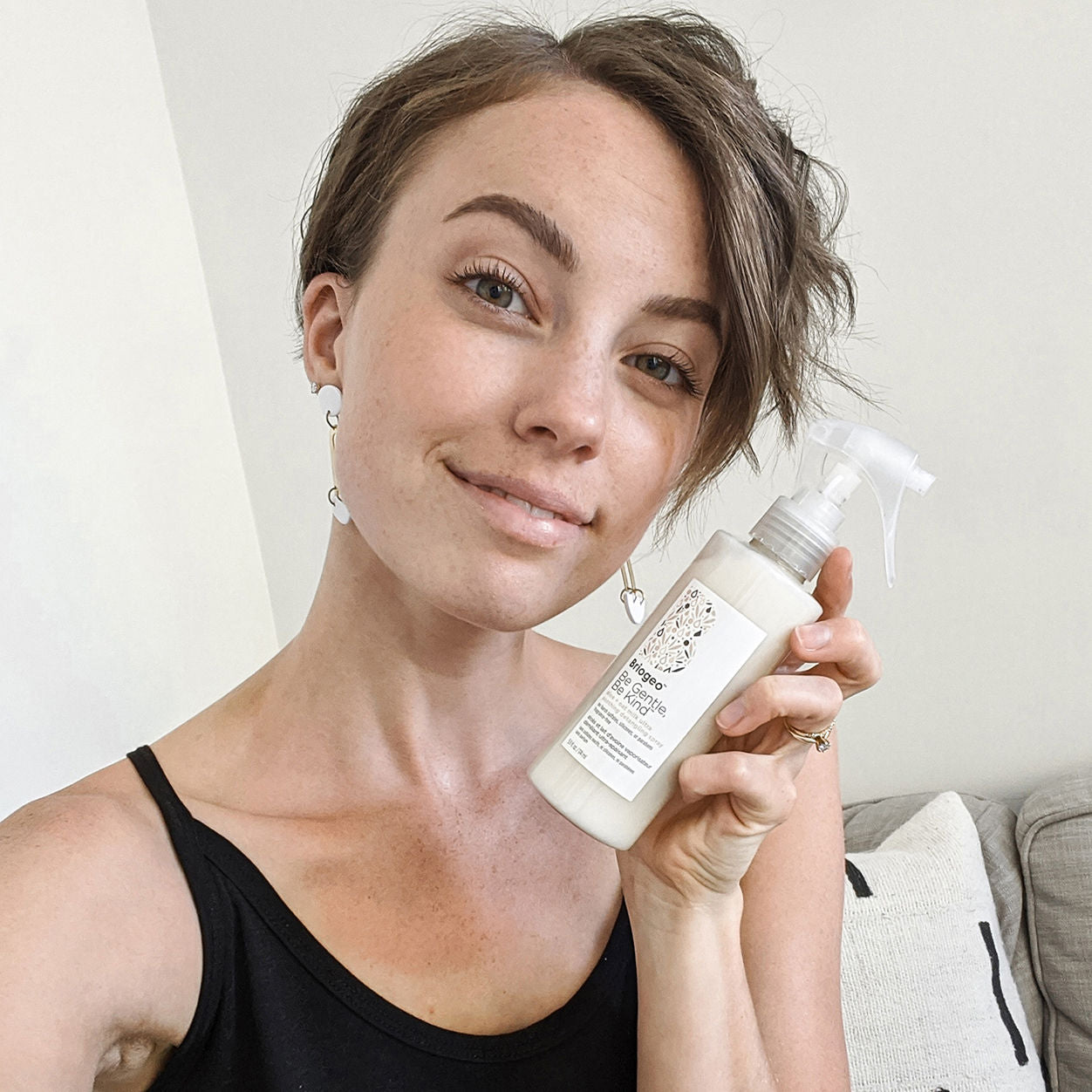 Gentle Aloe & Oat Milk Detangling Spray for Kids - Ultra Soothing Hair Care Solution for Dry, Frizzy Hair - Perfect for Daily Use & Sensitive Scalps