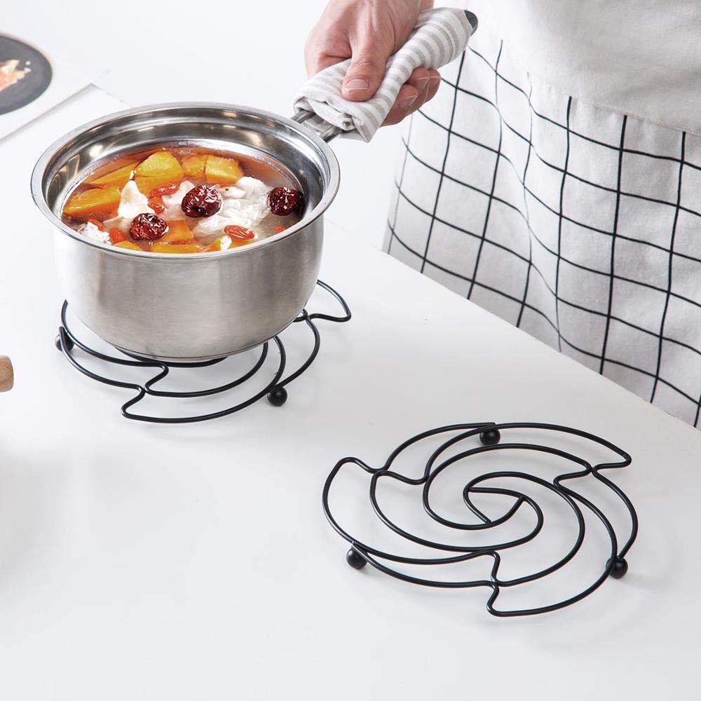 JF-XUAN Round Iron Placemat Pan Pot Mat Holder Stand - Heat-Resistant Cookware & Drink Coasters Set of 1 - Perfect for Kitchen Countertops, Dining Tables, and Outdoor BBQ Protection