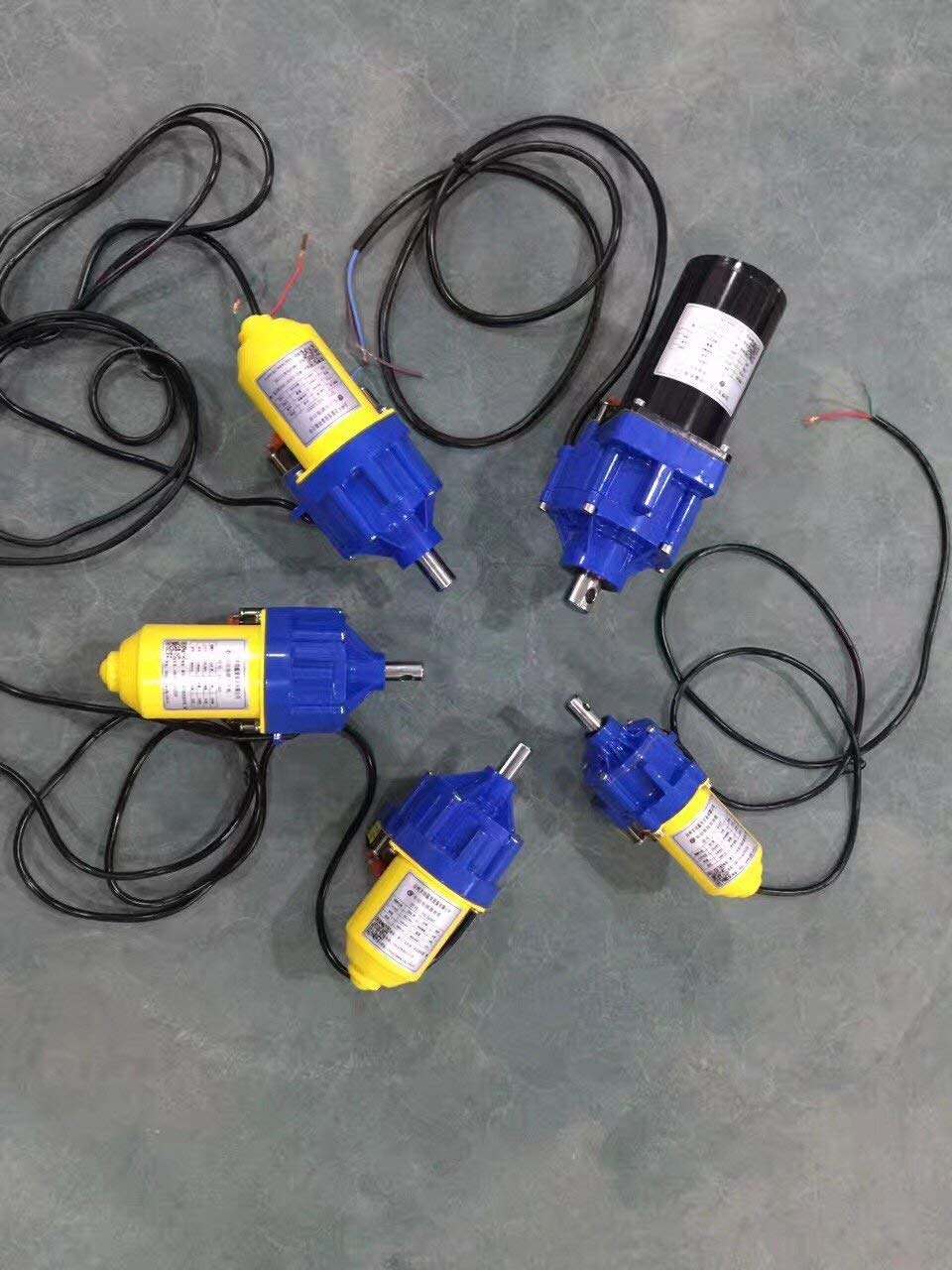 24V DC Greenhouse Roll Up Motor for Automatic Ventilation - Perfect for Greenhouse Climate Control & Airflow Regulation