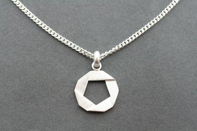 Elegant Folded Circle Pendant Necklace with 45cm Link Chain - Perfect for Casual Wear, Date Nights & Special Occasions