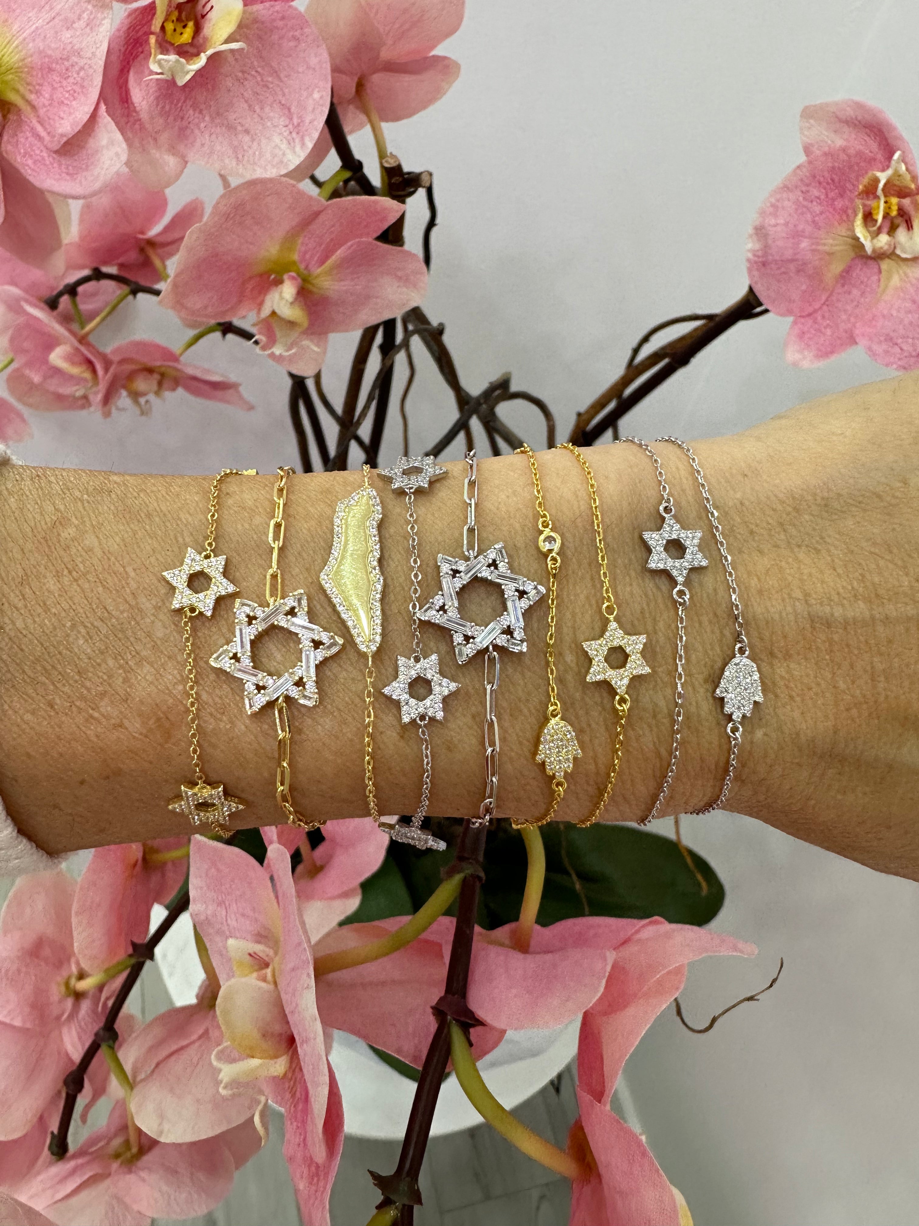 Mini Pavè Hamsa Bracelet - Elegant Evil Eye Protection Jewelry for Women, 18K Gold Plated Hand of Fatima Bangle, Perfect for Gifts, Daily Wear & Spiritual Healing