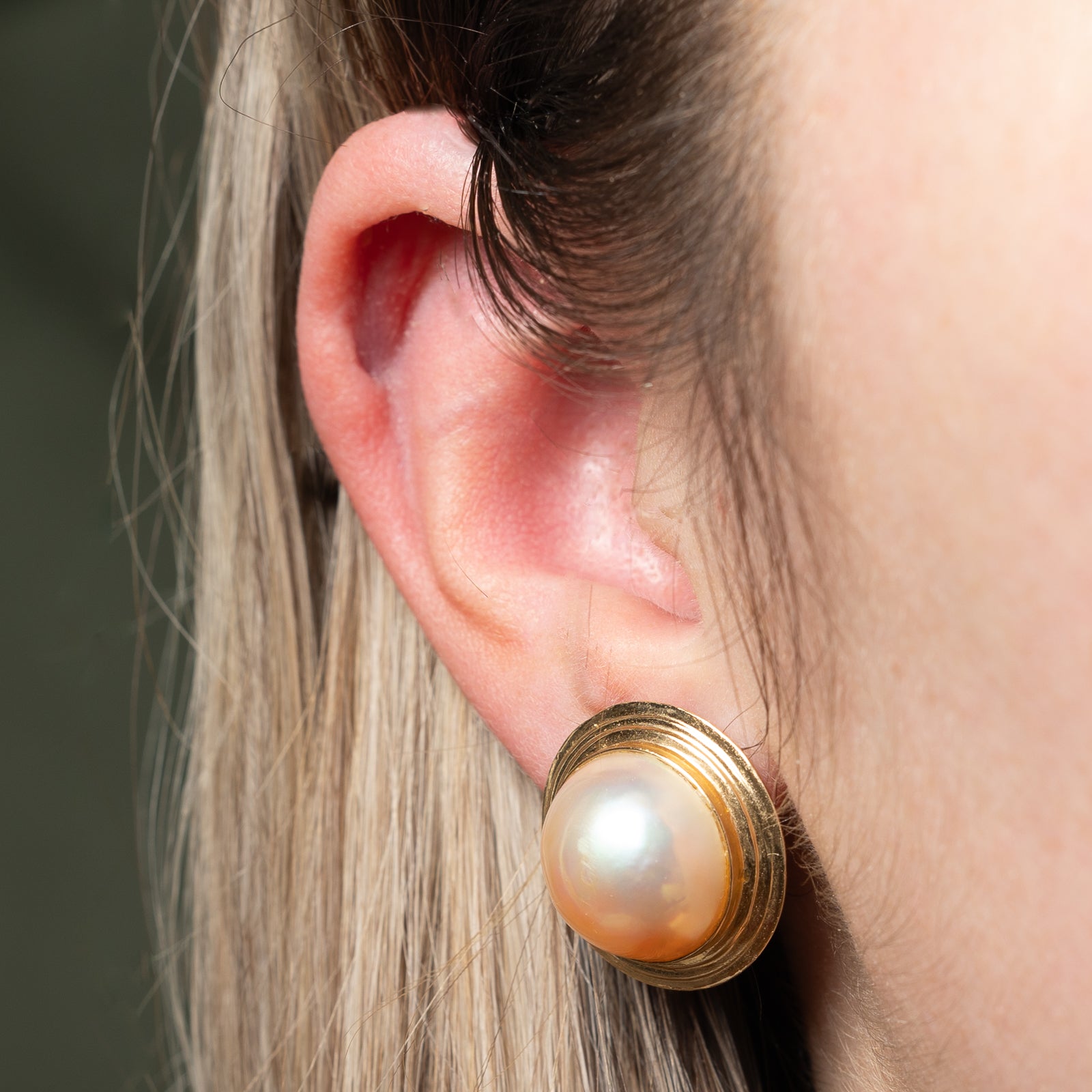 Exquisite Mabé Pearl Button Earrings for Women – Elegant & Timeless Pearl Jewelry Gift for Her | Perfect for Weddings, Parties & Everyday Wear