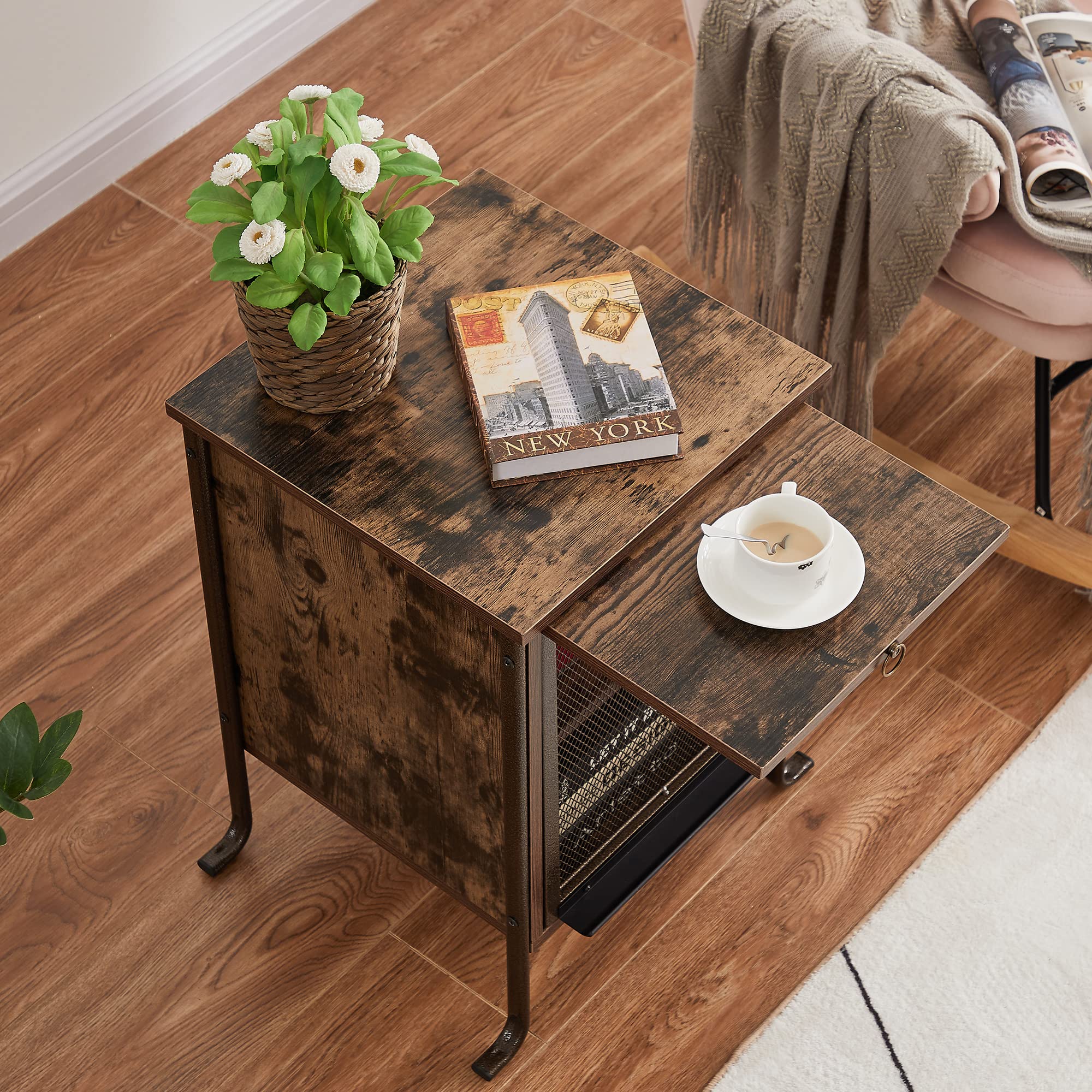 VECELO Rustic Brown Side Table with Pull-Out Tray & 2-Tier Storage Shelf - Compact End Table for Small Spaces, Bedroom Nightstand or Chairside Table - Sturdy Steel Frame for Living Room, Office & Dorm Use