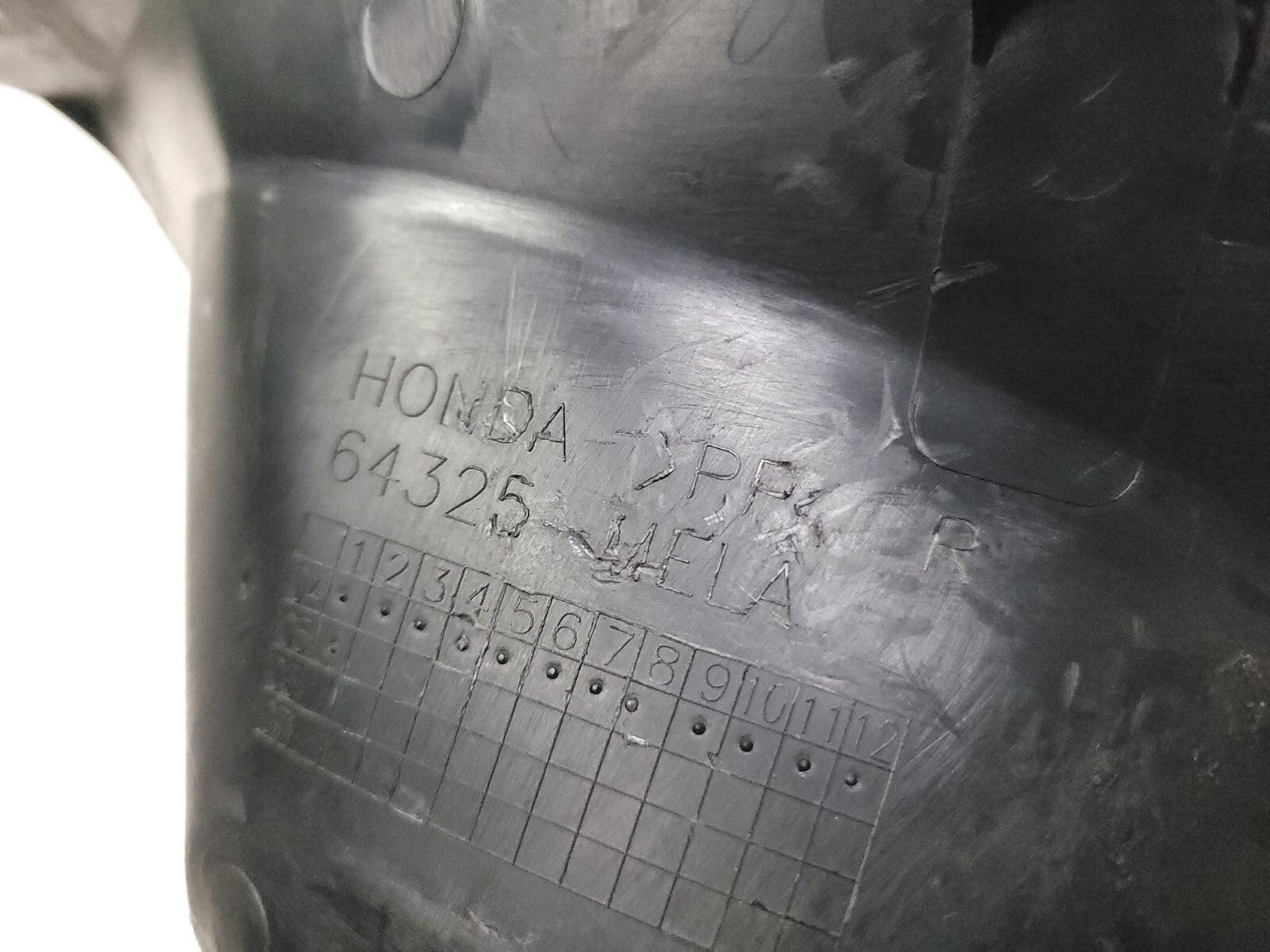 2004-2005 Honda CBR1000RR OEM Right Front Middle Cowl Fairing Replacement Part - Perfect for Motorcycle Restoration & Racing Upgrades