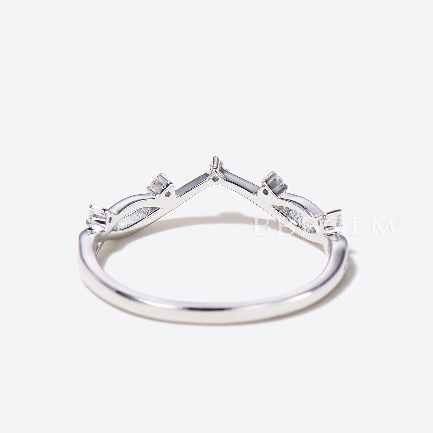 Elegant V-Curved Diamond Wedding Ring Set - Twisted Vine Matching Nesting Band for Women | Perfect for Engagement, Anniversary & Bridal Jewelry Gifts | Ideal for Weddings, Proposals & Romantic Occasions