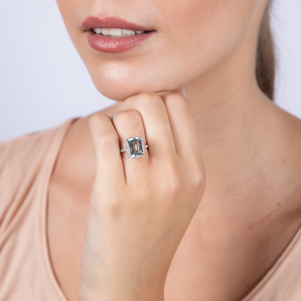 9ct White Gold 2.4ct Aquamarine & 1/3ct Diamond Engagement Ring for Women - Perfect for Weddings, Anniversaries & Special Occasions