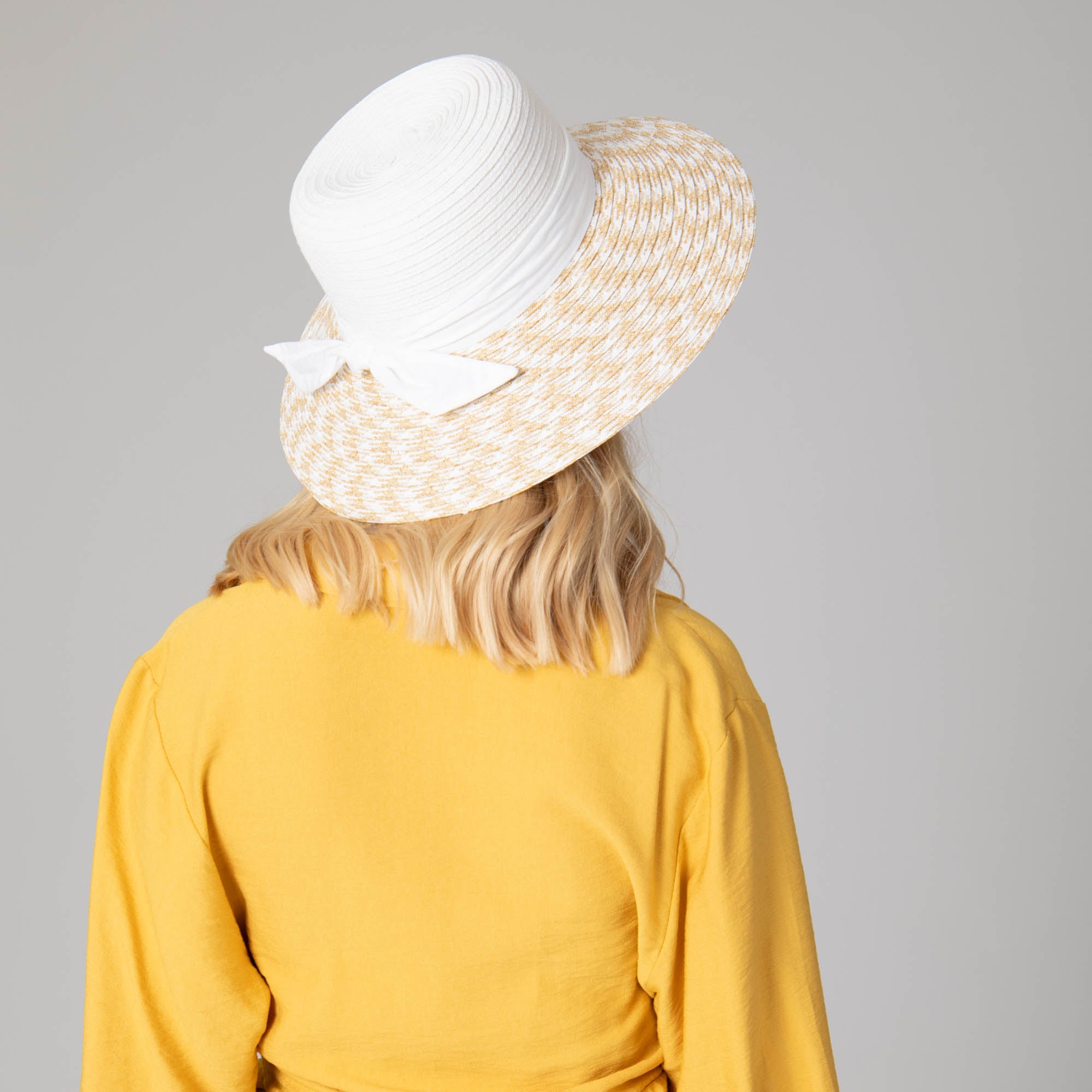 Stylish Women's Contrast Round Crown Sun Hat - UV Protection Wide Brim Summer Beach Hat for Outdoor, Travel & Gardening
