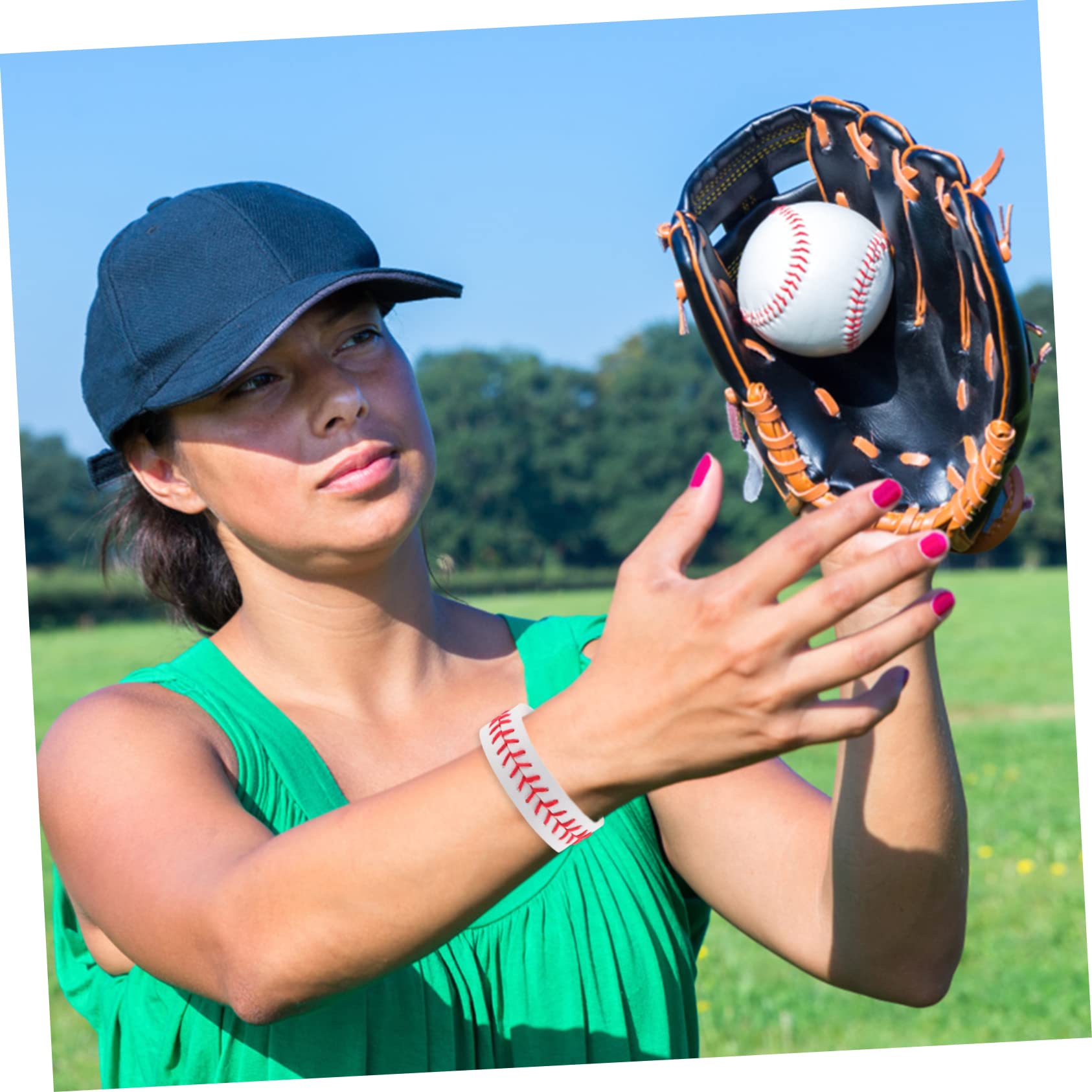 4 Pcs Baseball Bracelet for Women - Trendy European & American Style Sports Jewelry - Perfect for Games, Gifts and Everyday Wear