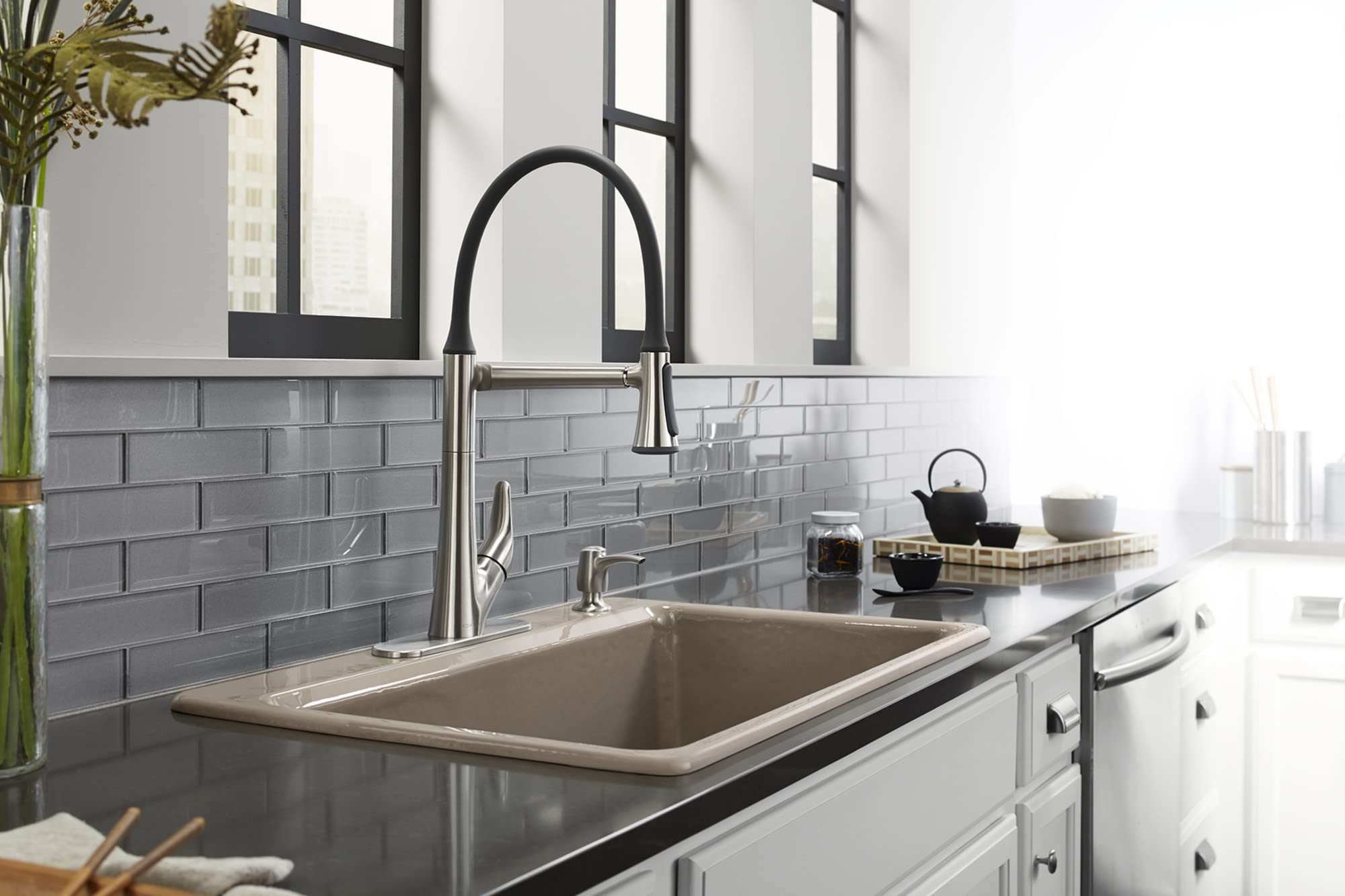 ARISE® Pull Down Kitchen Faucet with Sprayer - High Arc Brushed Nickel Modern Sink Faucet for Home & Commercial Use - Perfect for Washing Dishes, Filling Pots & Cleaning Countertops