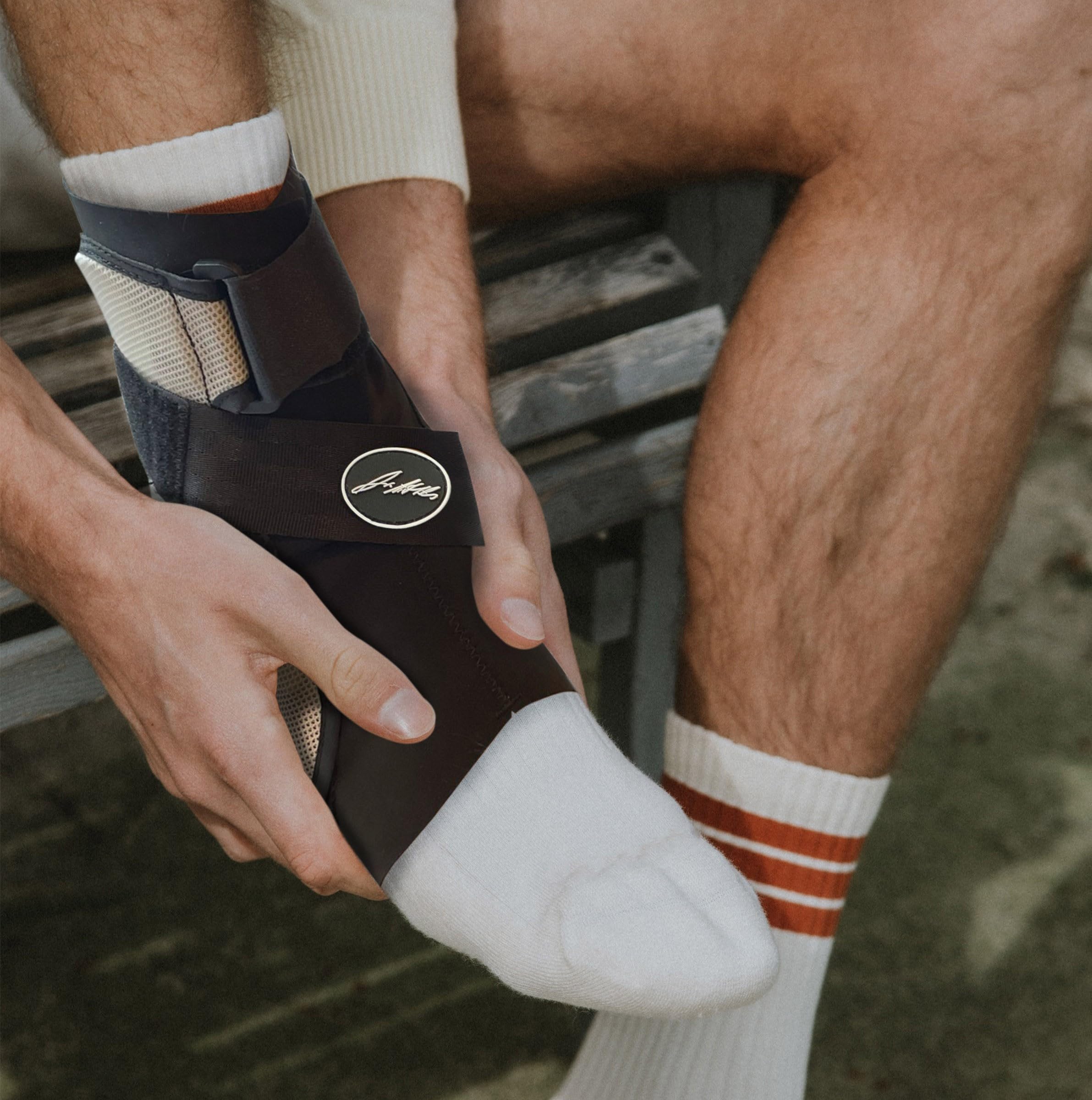 **Dr. Arthritis Medici Orthopedic Ankle Brace with Integrated Splint - Support for Sprains, Achilles Tendonitis & Peroneal Tendonitis (Size L, Right Foot) - Ideal for Running, Hiking & Post-Injury Recovery**