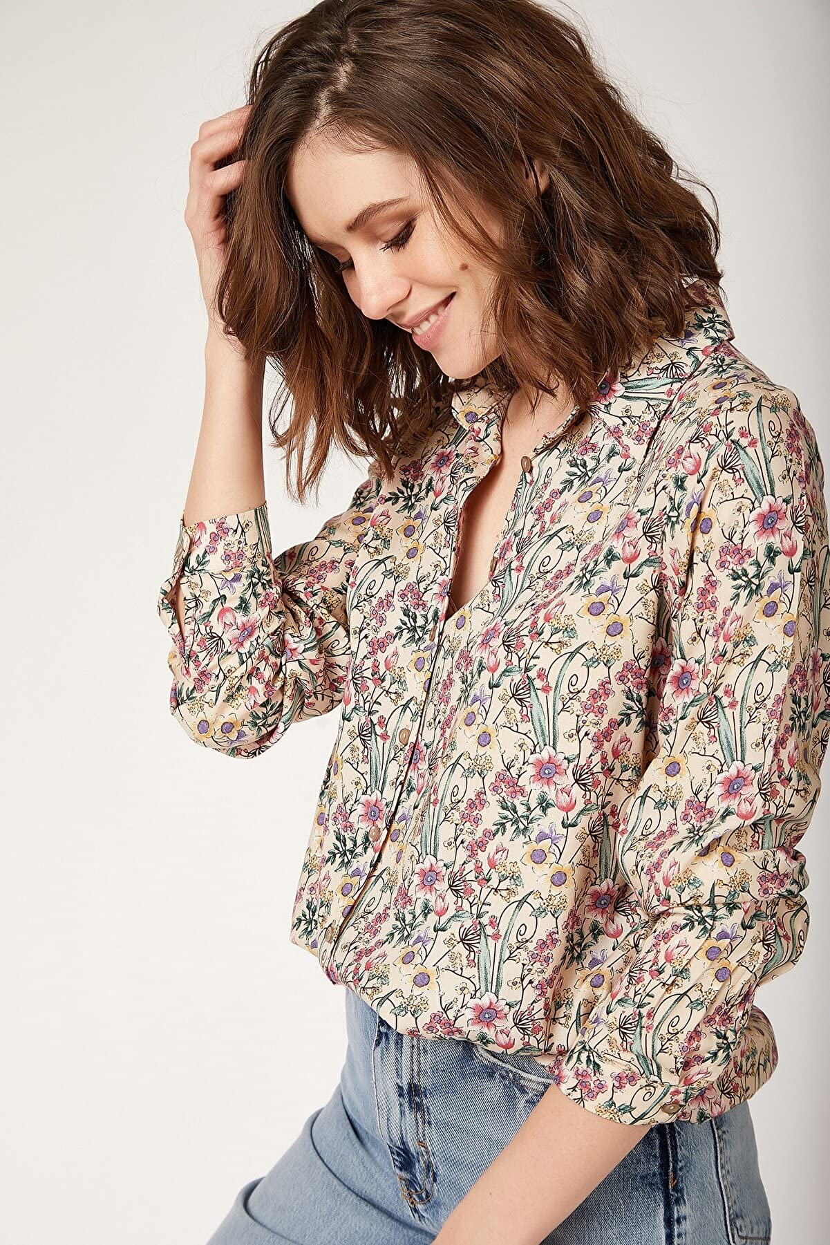 Stylish Women's Long Sleeve Button Down Blouses - Fashionable Dressy & Casual Tops for Work, Office, and Everyday Wear