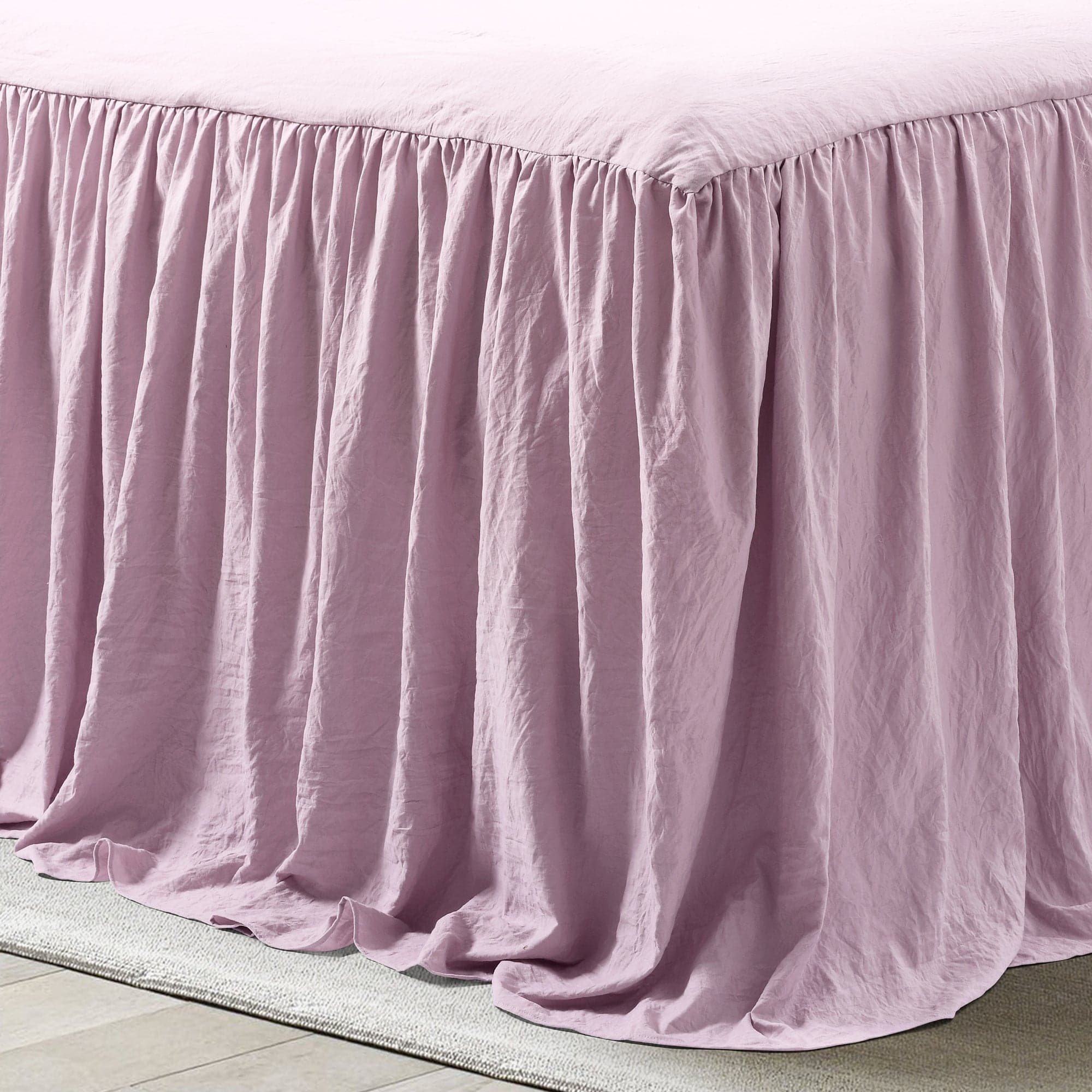 Elegant Ruffle Skirt Bedspread Set - Soft & Stylish Queen Size Bedding for Girls & Women - Perfect for Bedroom Decor, Guest Rooms & Cozy Home Styling