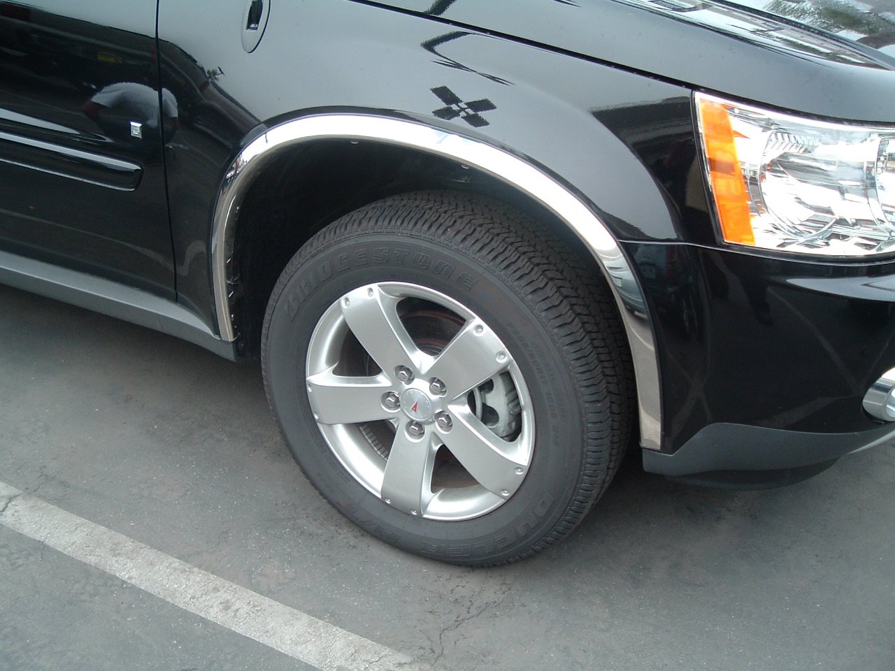 TFP 3902CL Fender Lip Trim - Universal Car Wheel Arch Edge Guard, Durable Rubber Molding for Vehicle Protection - Perfect for Sedans, SUVs, and Trucks to Prevent Scratches and Rust