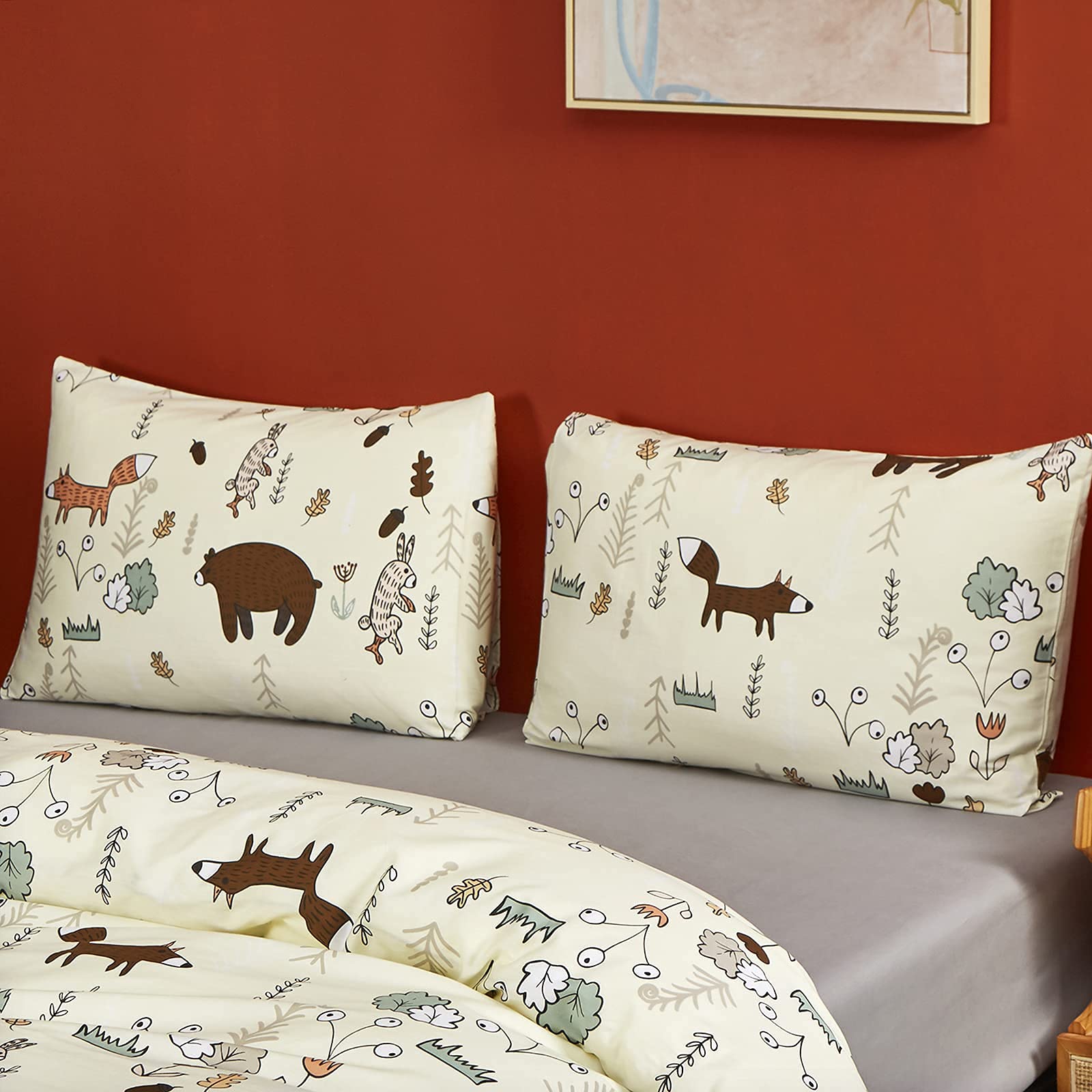KAREVER Bear Comforter Set Queen - Kids Cartoon Bedding for Boys & Girls - Woodland Theme for Cozy Sleep