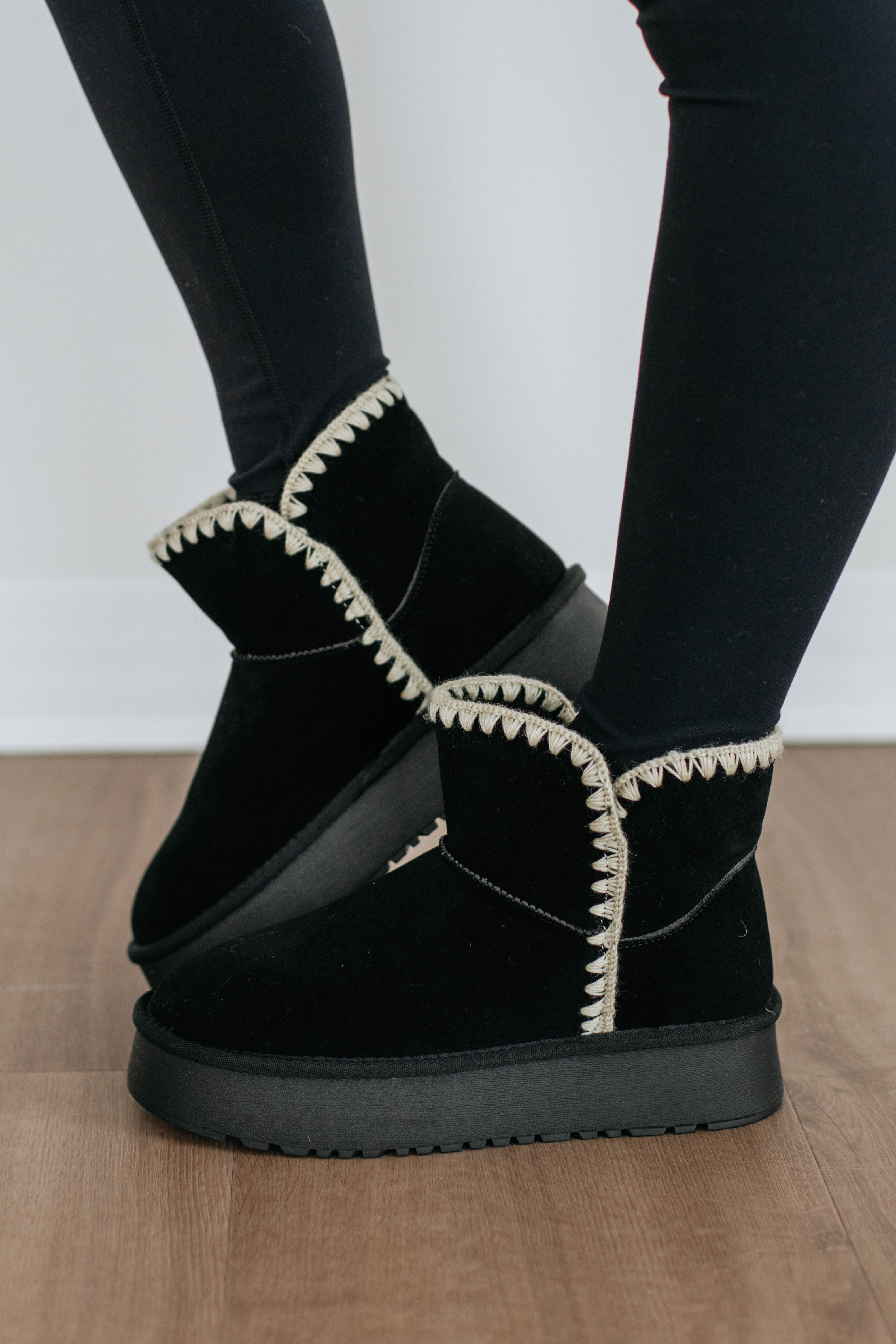 Comfortable Black Winter Boots for Women - Cozy & Warm Slip On Booties for Cold Weather - Perfect for Snow, Hiking, and Outdoor Activities