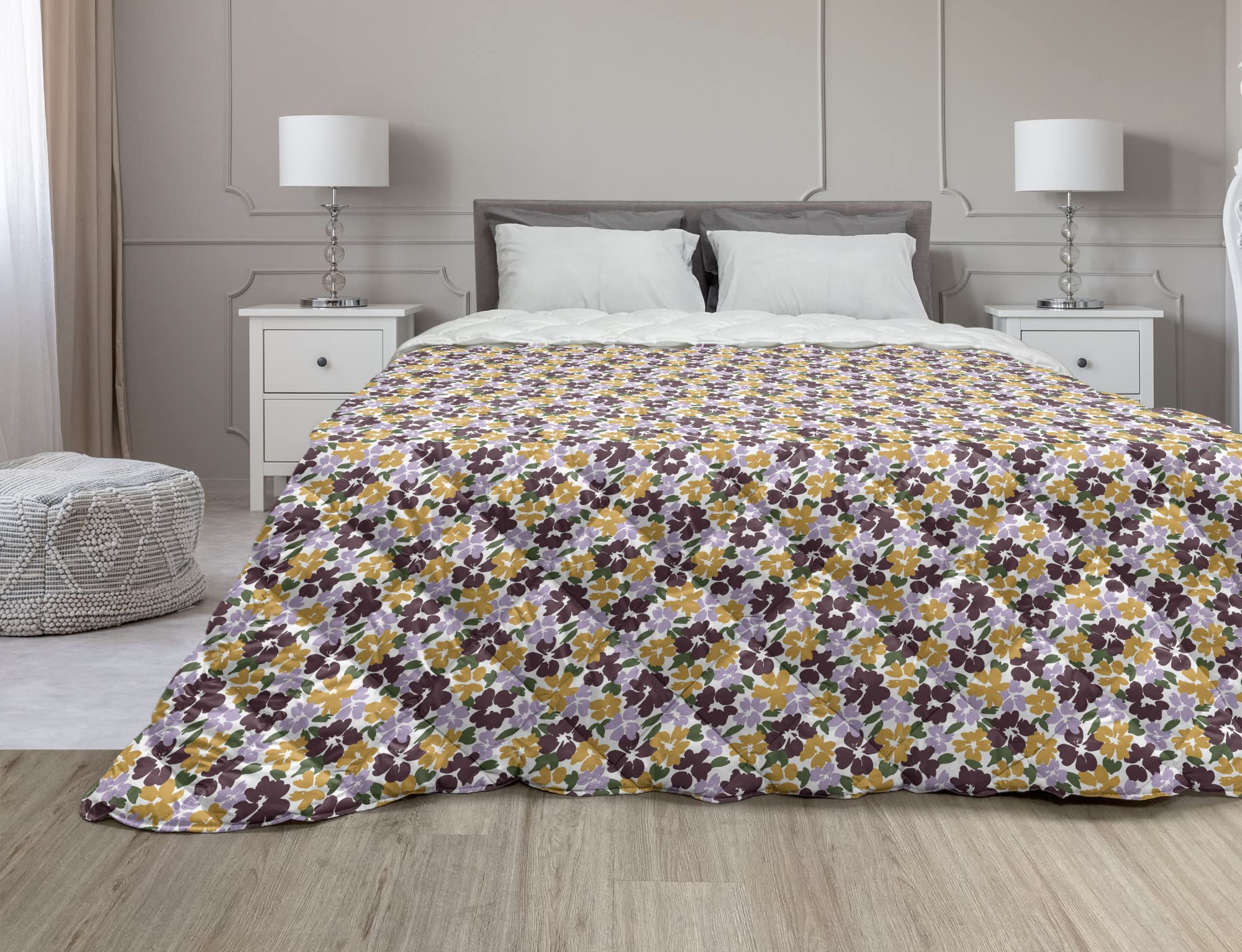 Ambesonne Floral Down Alternative Comforter - Vintage Flower Petal Design, Soft Microfiber All-Season Quilt, Queen Size in Lavender & Plum - Perfect for Bedroom Decor, Guest Rooms & Cozy Home Styling