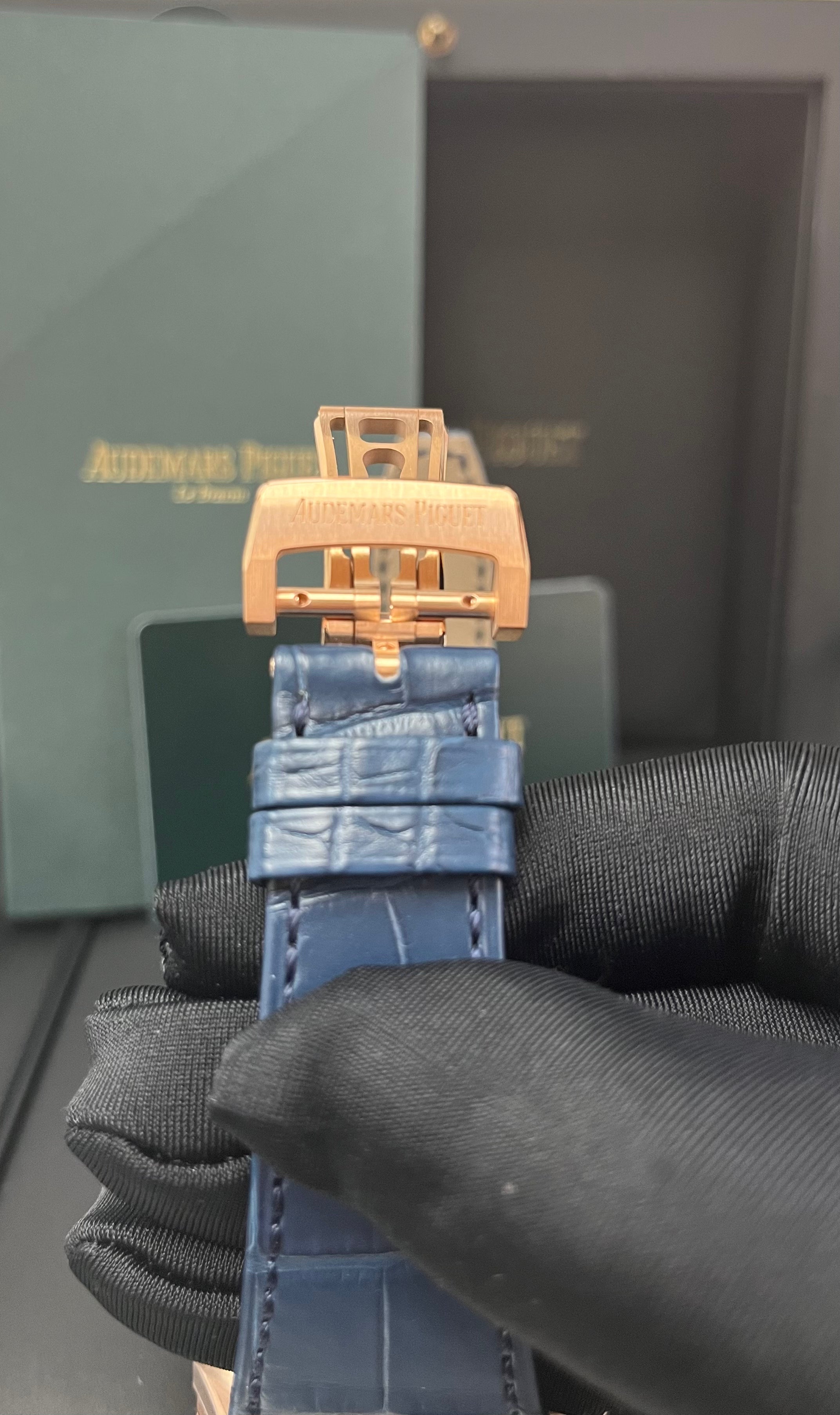 Audemars Piguet Royal Oak 50th Anniversary Selfwinding 41mm Men's Luxury Watch - 18K Rose Gold Case, Blue Dial, Stainless Steel Bracelet (Ref#15510OR.OO.D315CR.01) - Perfect for Business Meetings, Formal Events & Luxury Watch Collectors