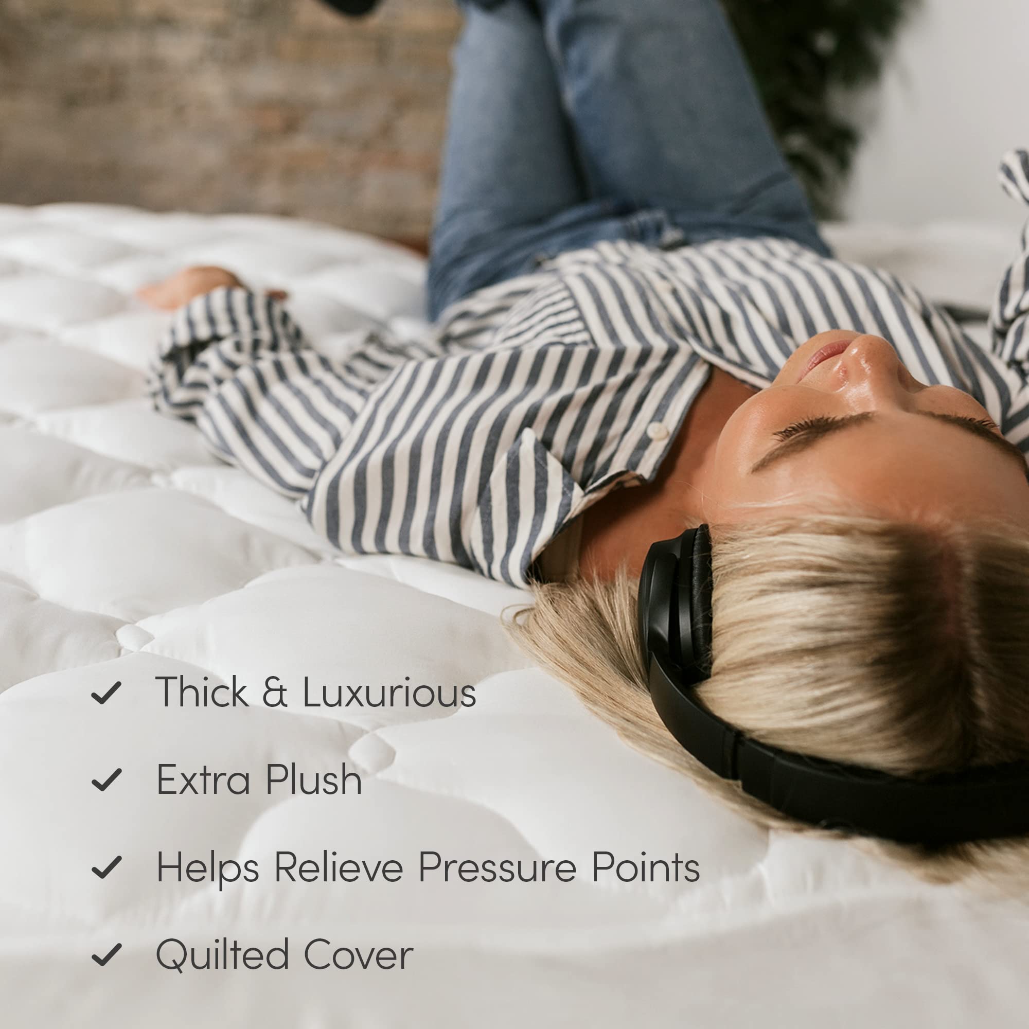 Premium Pillow Top Mattress Pad with Fitted Skirt & 18