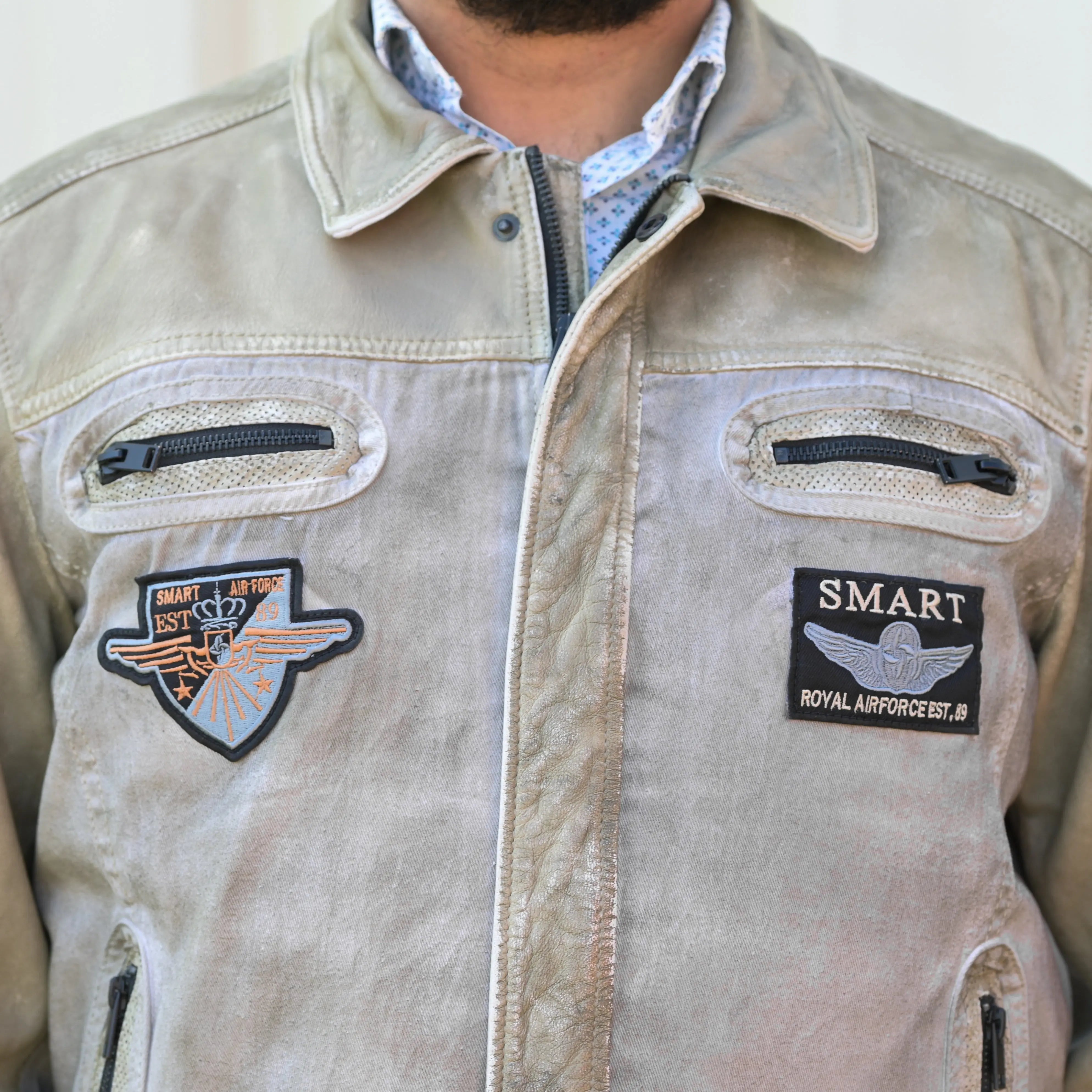 Men's Vintage Leather & Twill Bomber Jacket with Military Patches & 4 Zippered Pockets - Perfect for Casual Outings & Motorcycle Rides
