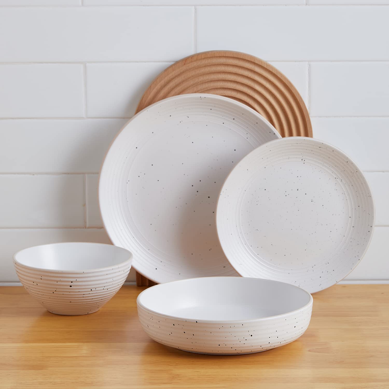 Lauren Modern Stoneware 16-Piece Round Dinnerware Set - Plates & Bowls for 4, Off White | Elegant Dinnerware for Family Meals, Entertaining & Everyday Dining