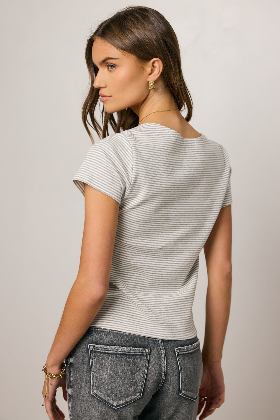 Fashion Striped T-Shirt for Men & Women - Soft Cotton Grey Tee - Casual Wear, Street Style, Everyday Outfit