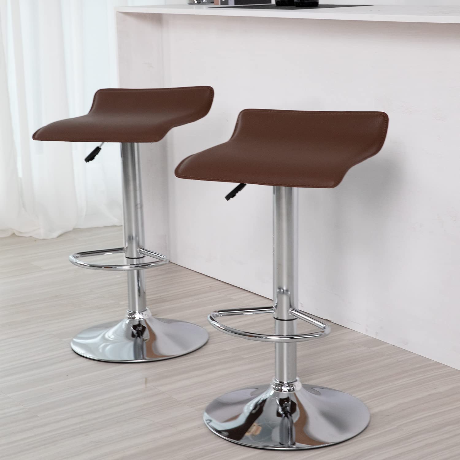BSTOPHKL Adjustable Modern Bar Stools Set of 2 - Armless Hydraulic Kitchen Counter Stools - Swivel Bar Height Stools for Home, Kitchen, Bar & Restaurant (Brown) - Perfect for Breakfast Nooks, Kitchen Islands & Entertainment Areas