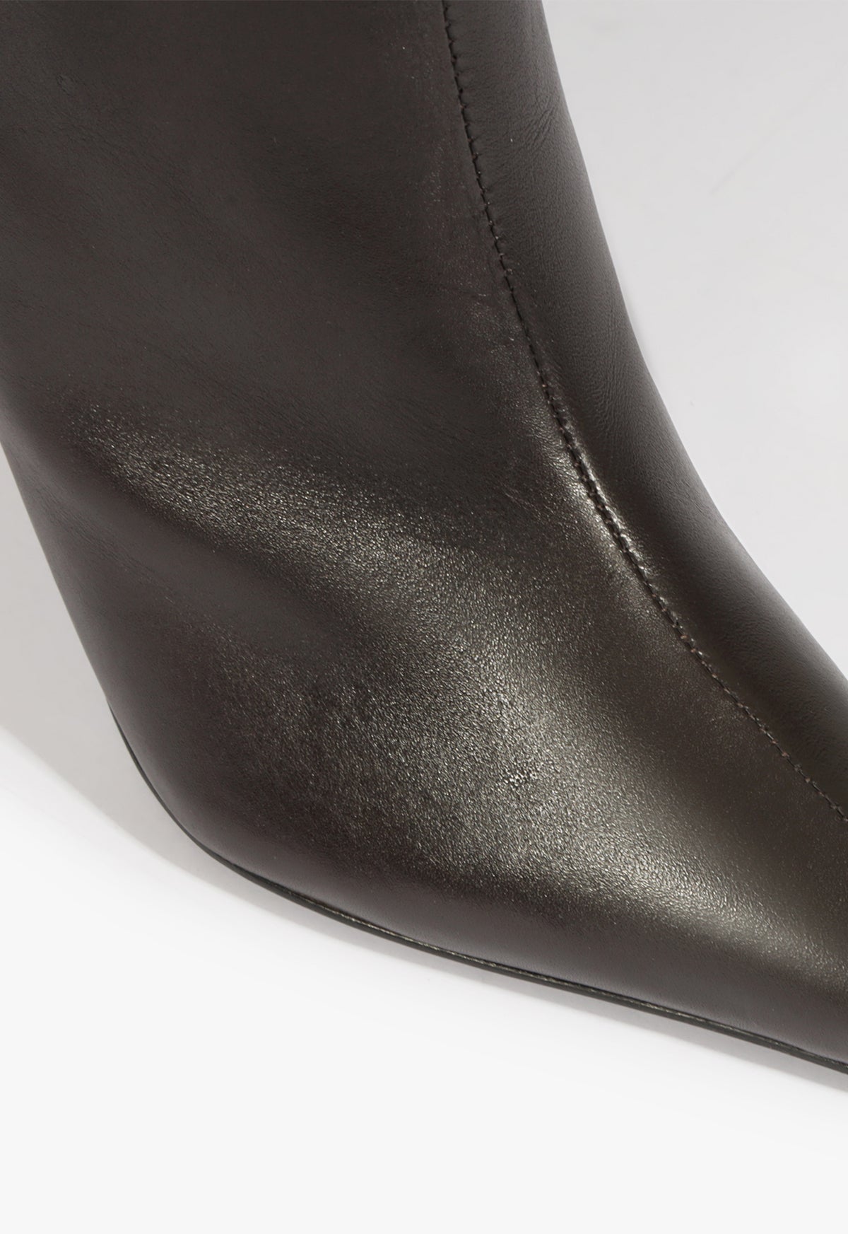 Beverly Atanado Women's Leather Boots with Mid Heel - Size W24, Style S2209500200002 | Perfect for Casual Outfits, Office Wear & Night Out